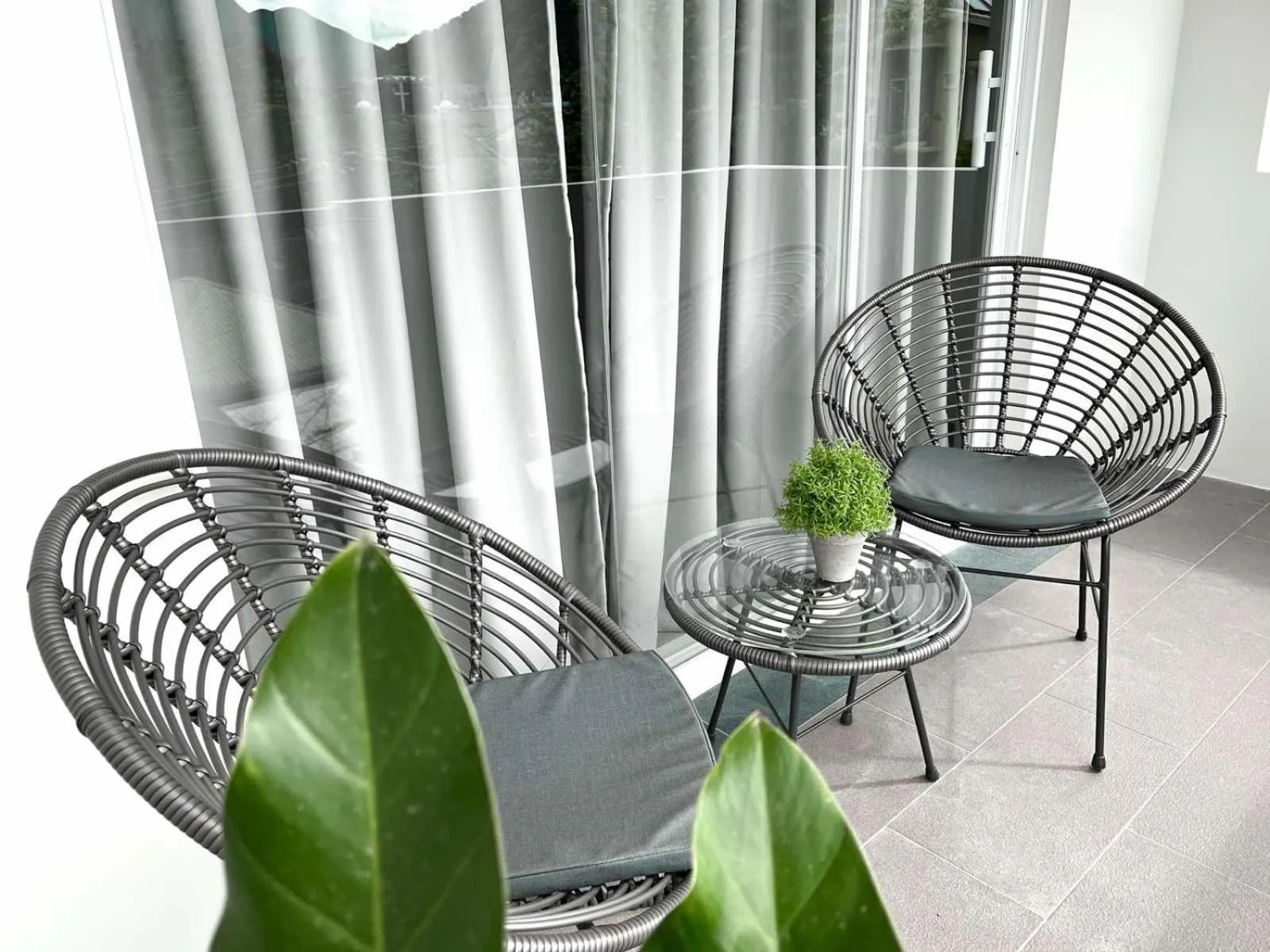 Balcony/Terrace in Bill Tourist Inn