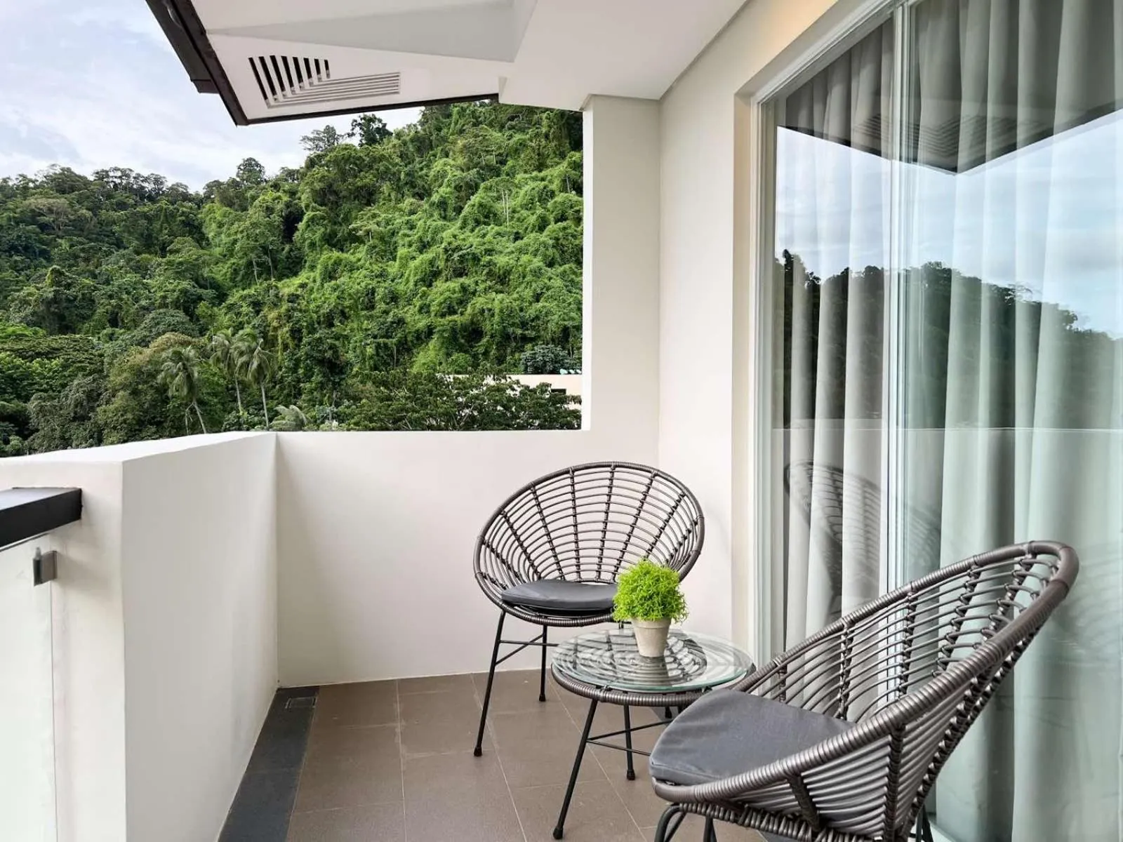 Balcony/Terrace in Bill Tourist Inn