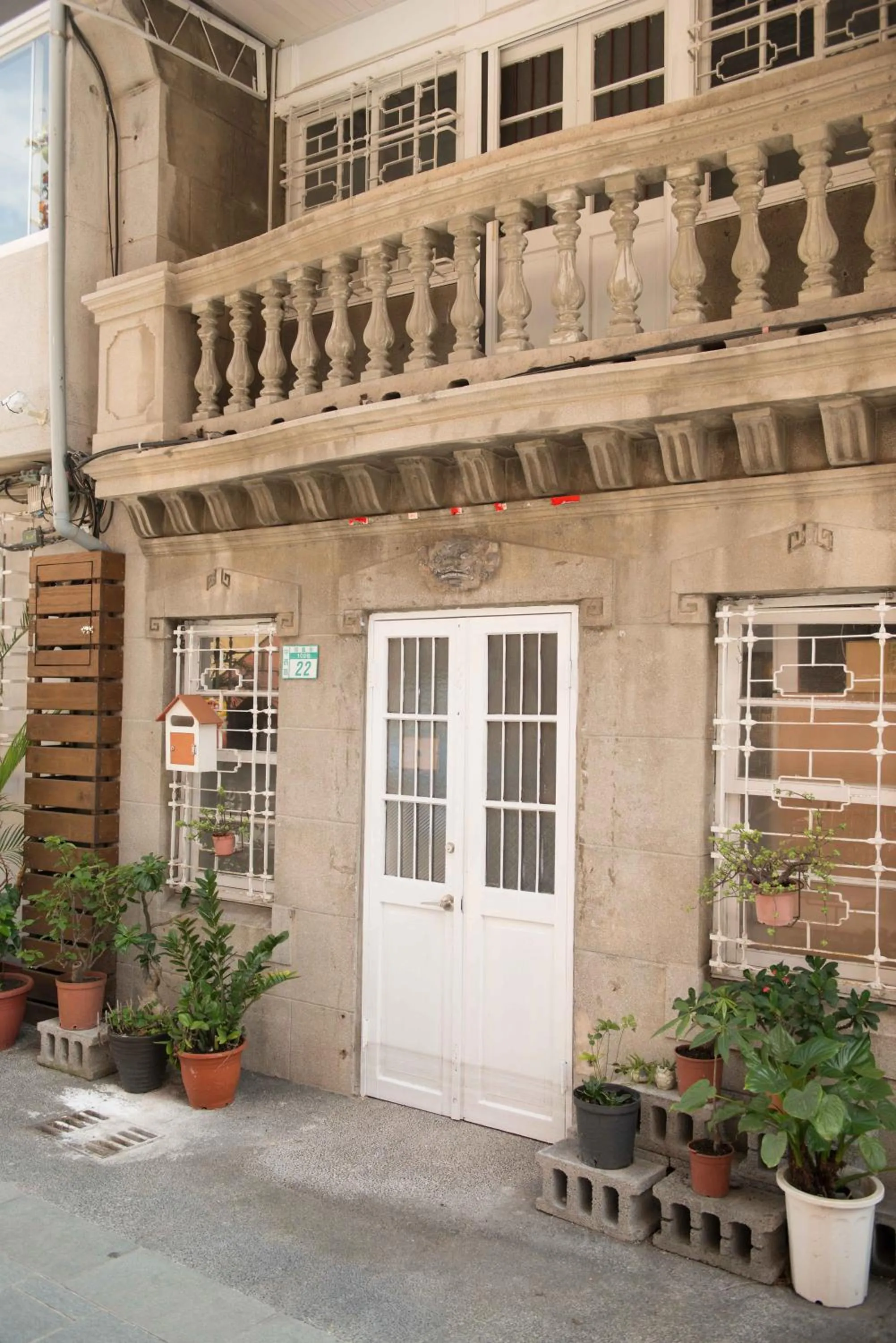 Facade/entrance in 窩好宅 Stay Nice Home