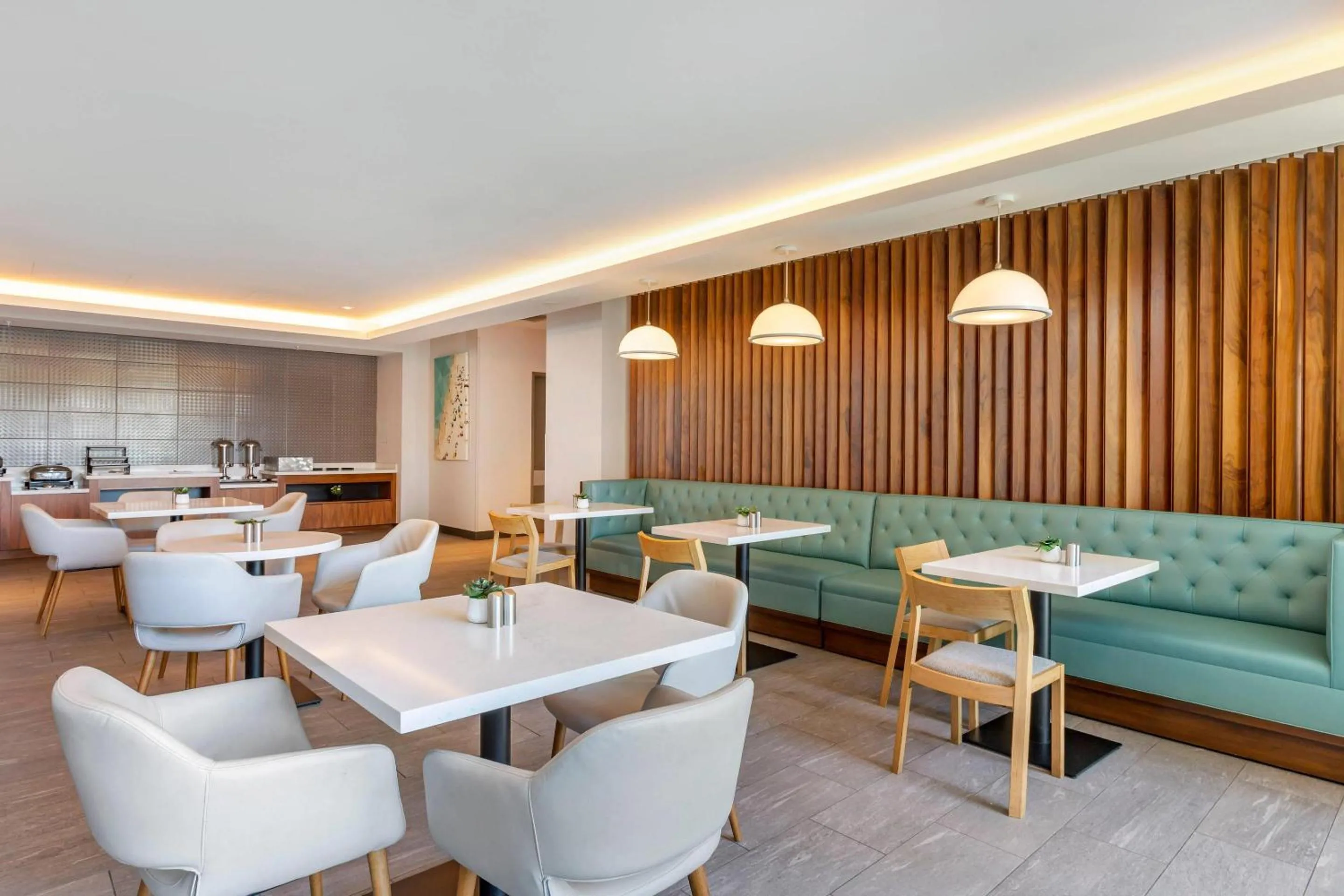 Restaurant/places to eat in Cambria Hotel LAX