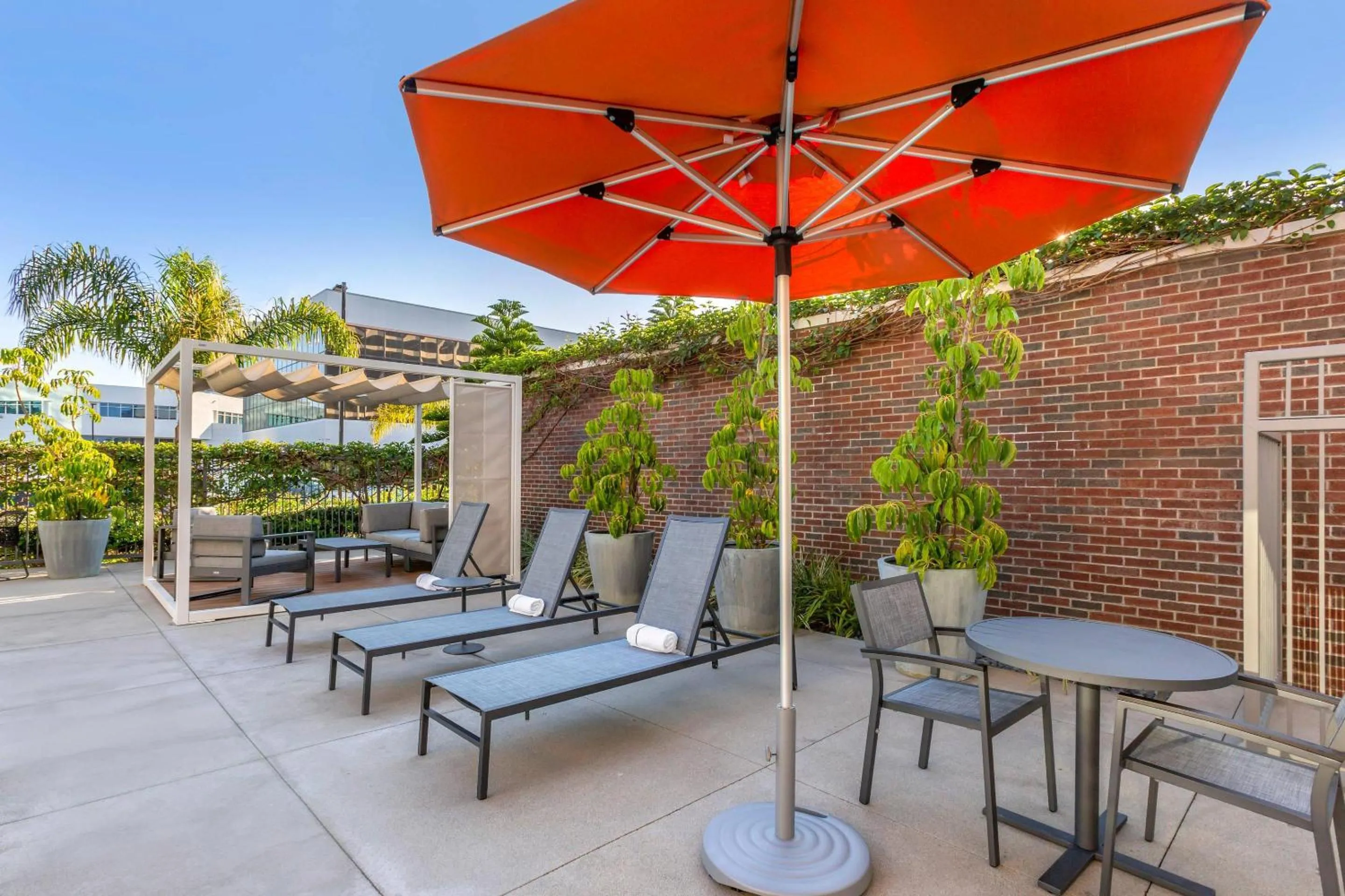 Swimming pool in Cambria Hotel LAX