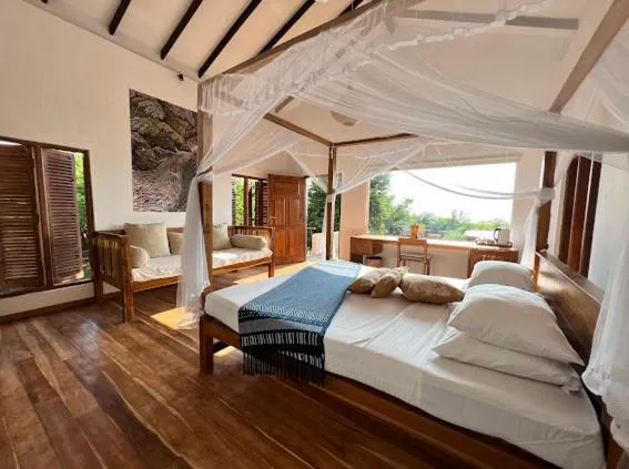 Bedroom, Bed in C Beyond Nilaveli