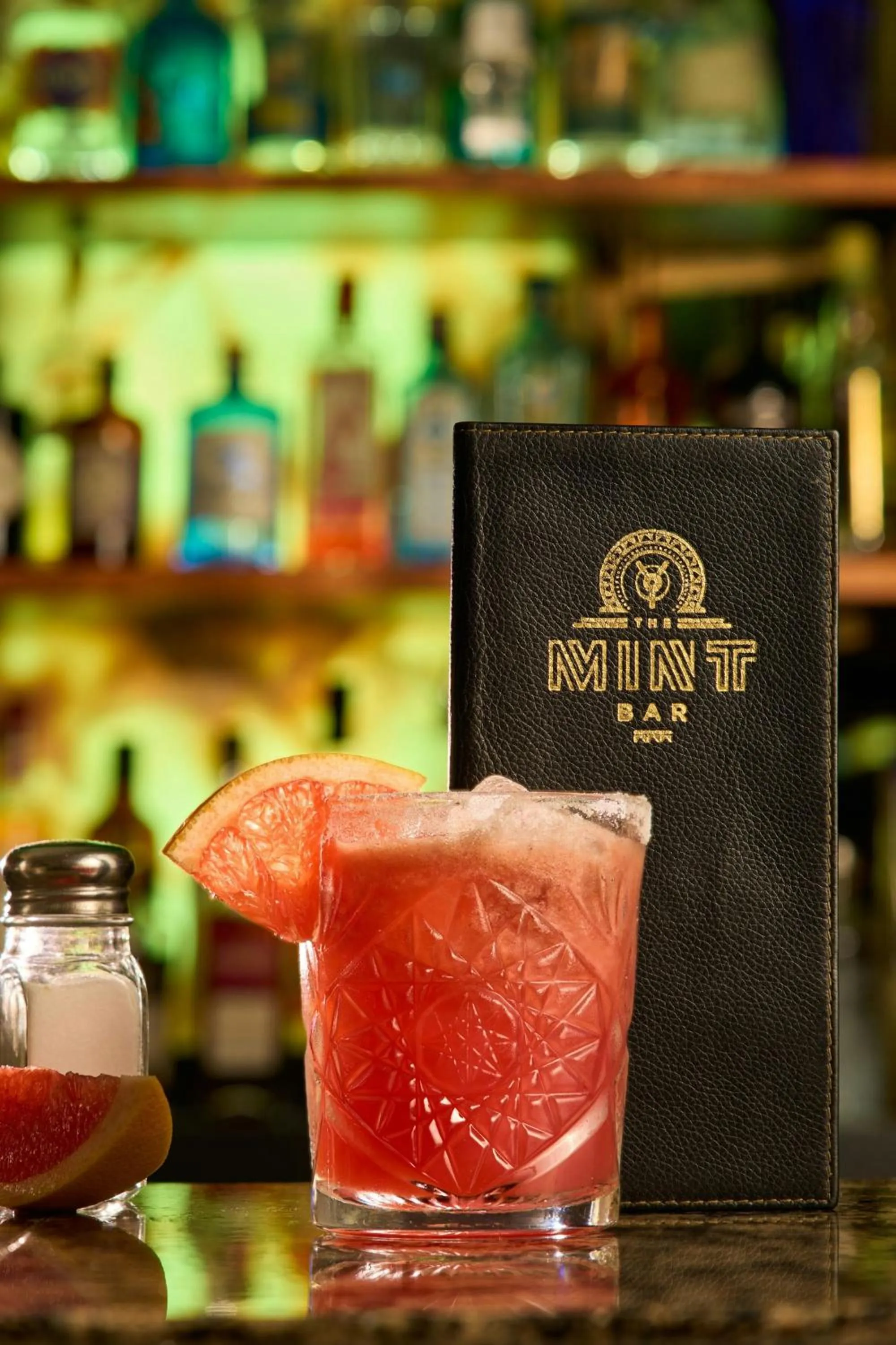 Lounge or bar in The College Green Dublin Hotel, Autograph Collection