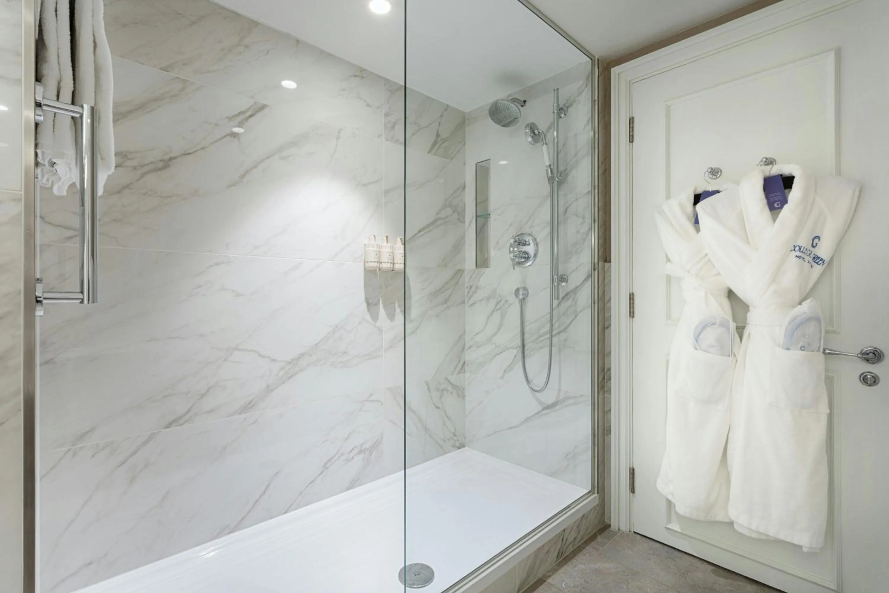 Bathroom in The College Green Dublin Hotel, Autograph Collection