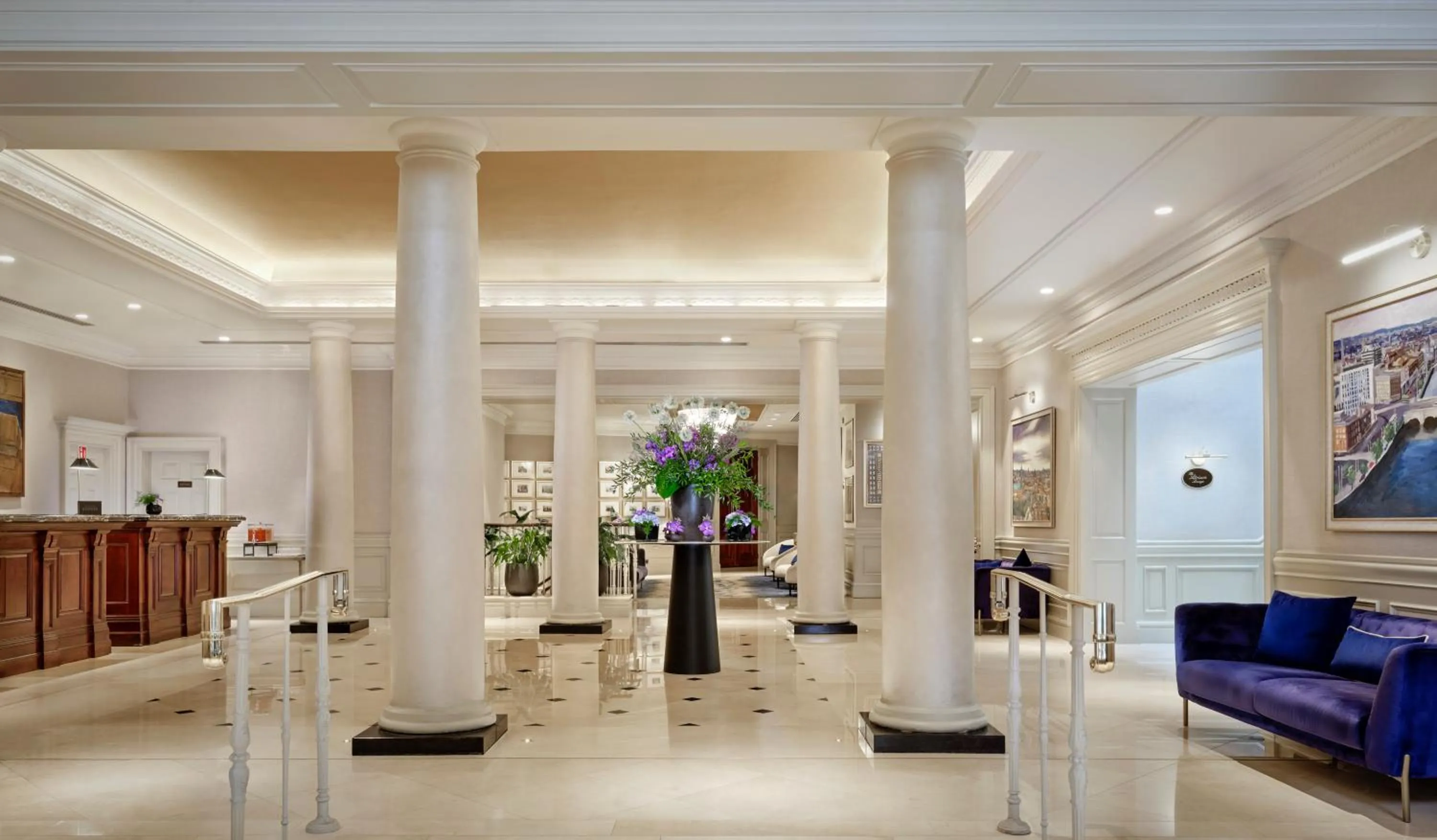 Lobby or reception in The College Green Dublin Hotel, Autograph Collection