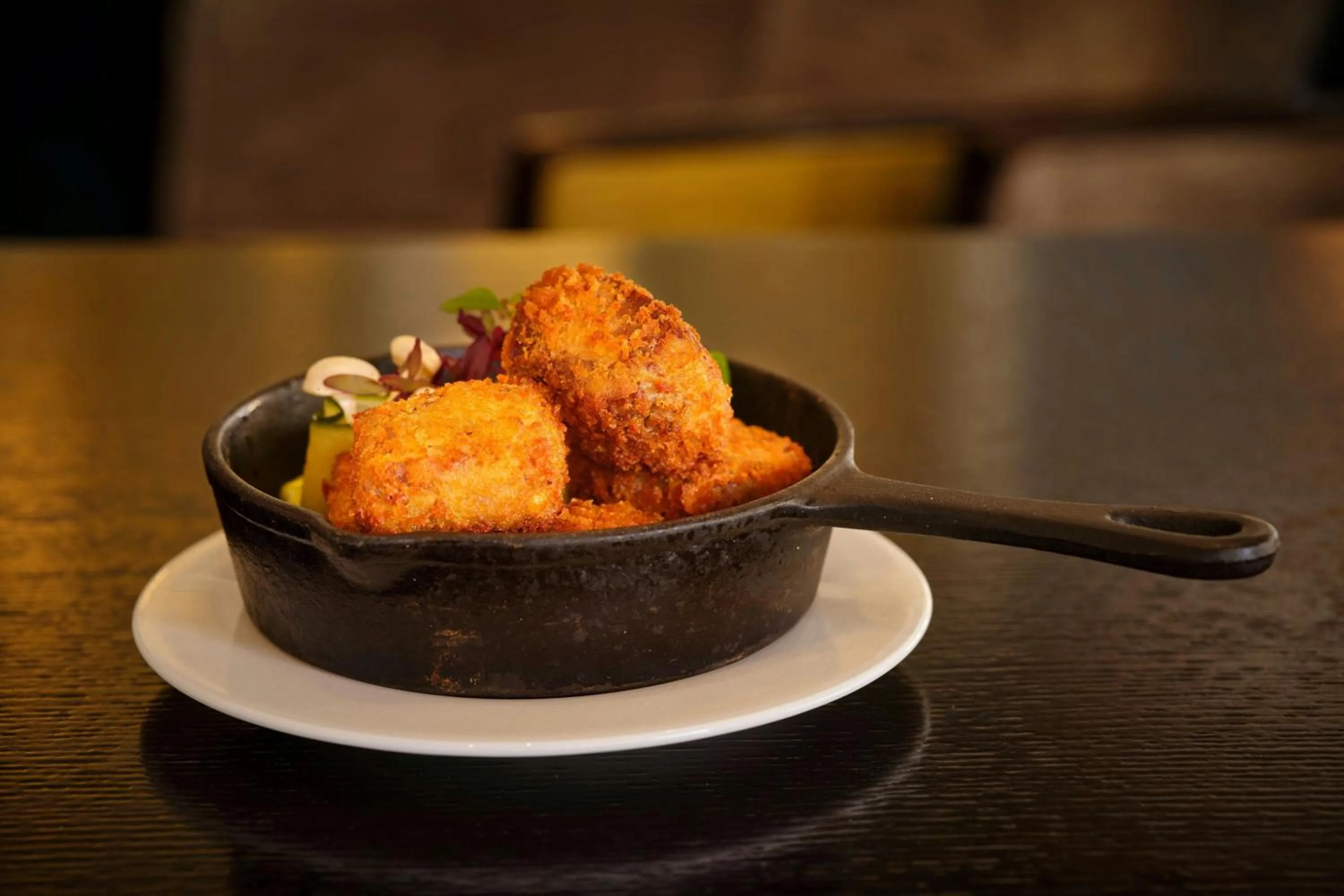 Lounge or bar in The College Green Dublin Hotel, Autograph Collection