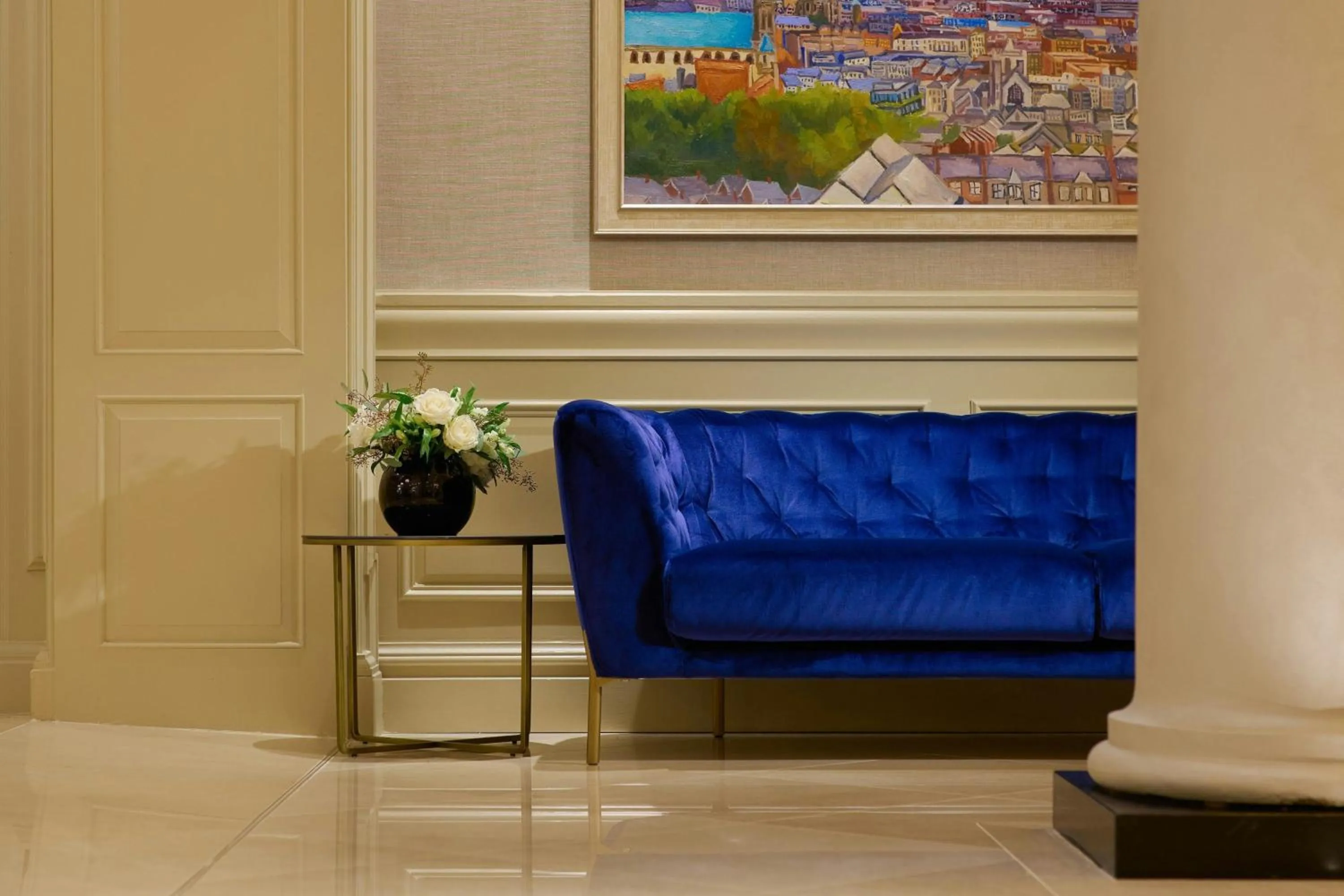 Lobby or reception in The College Green Dublin Hotel, Autograph Collection