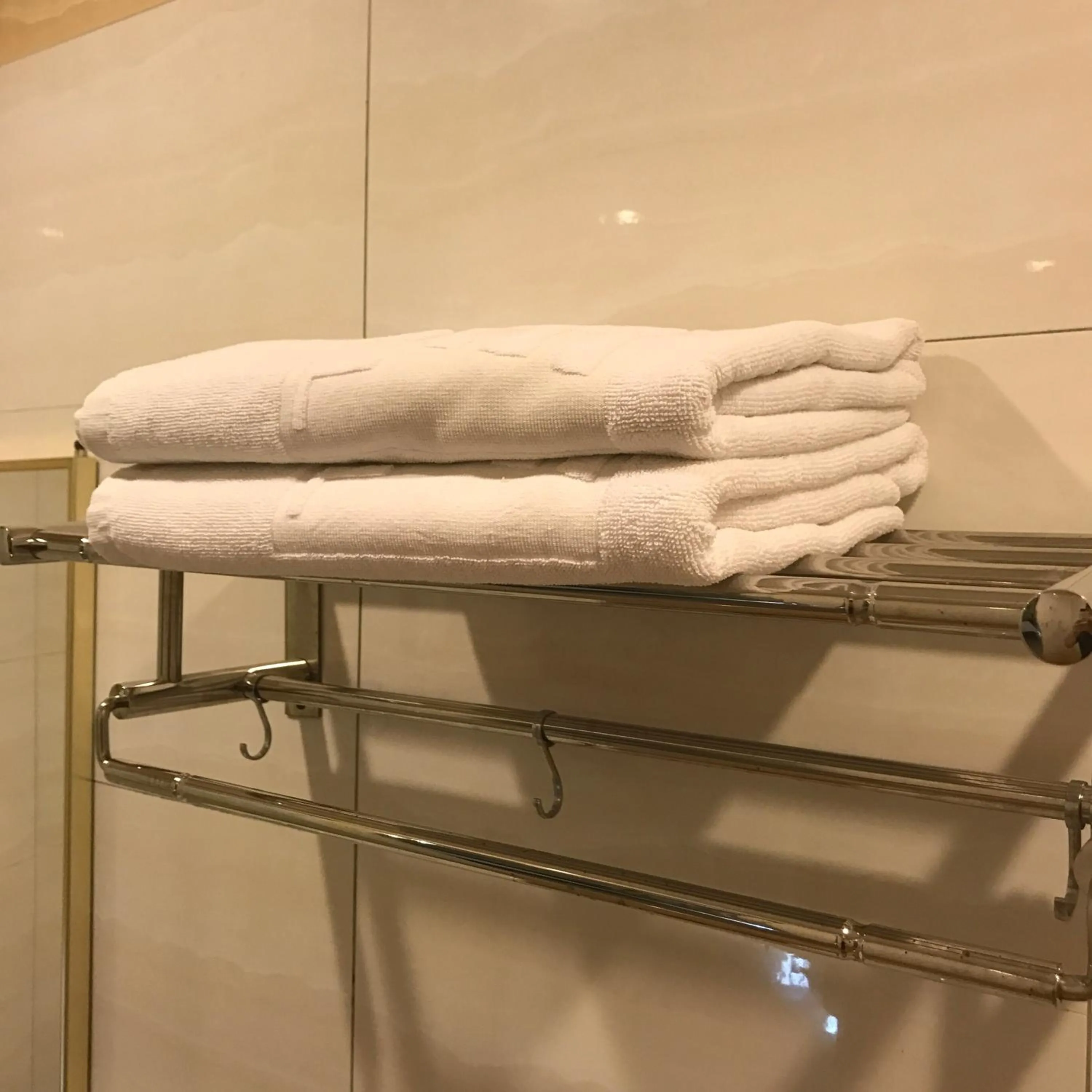 Shower in SE Two Hotel