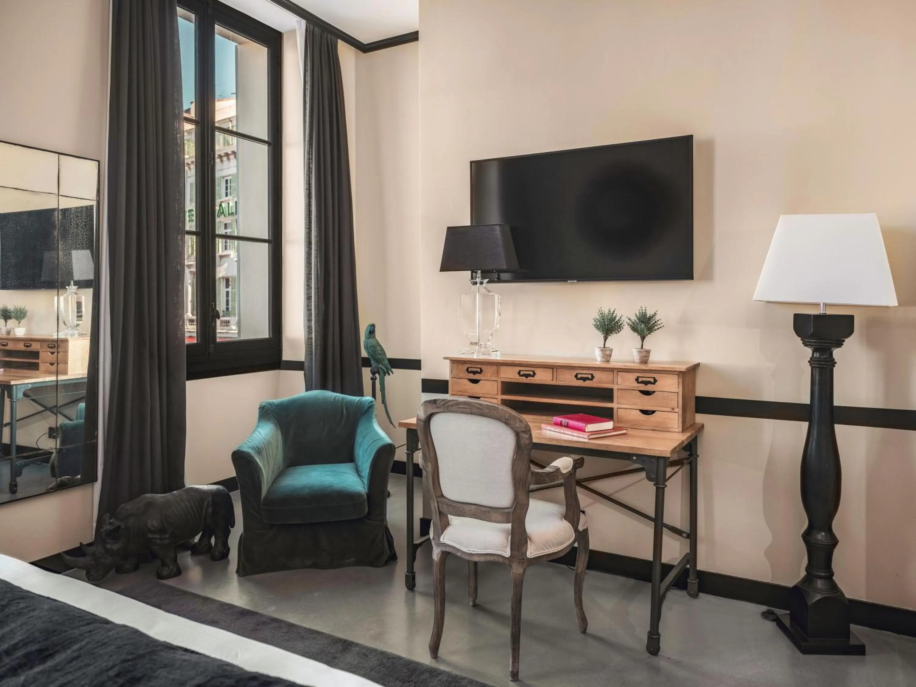 Seating area in Maisons du Monde Hôtel & Suites - Marseille Vieux Port