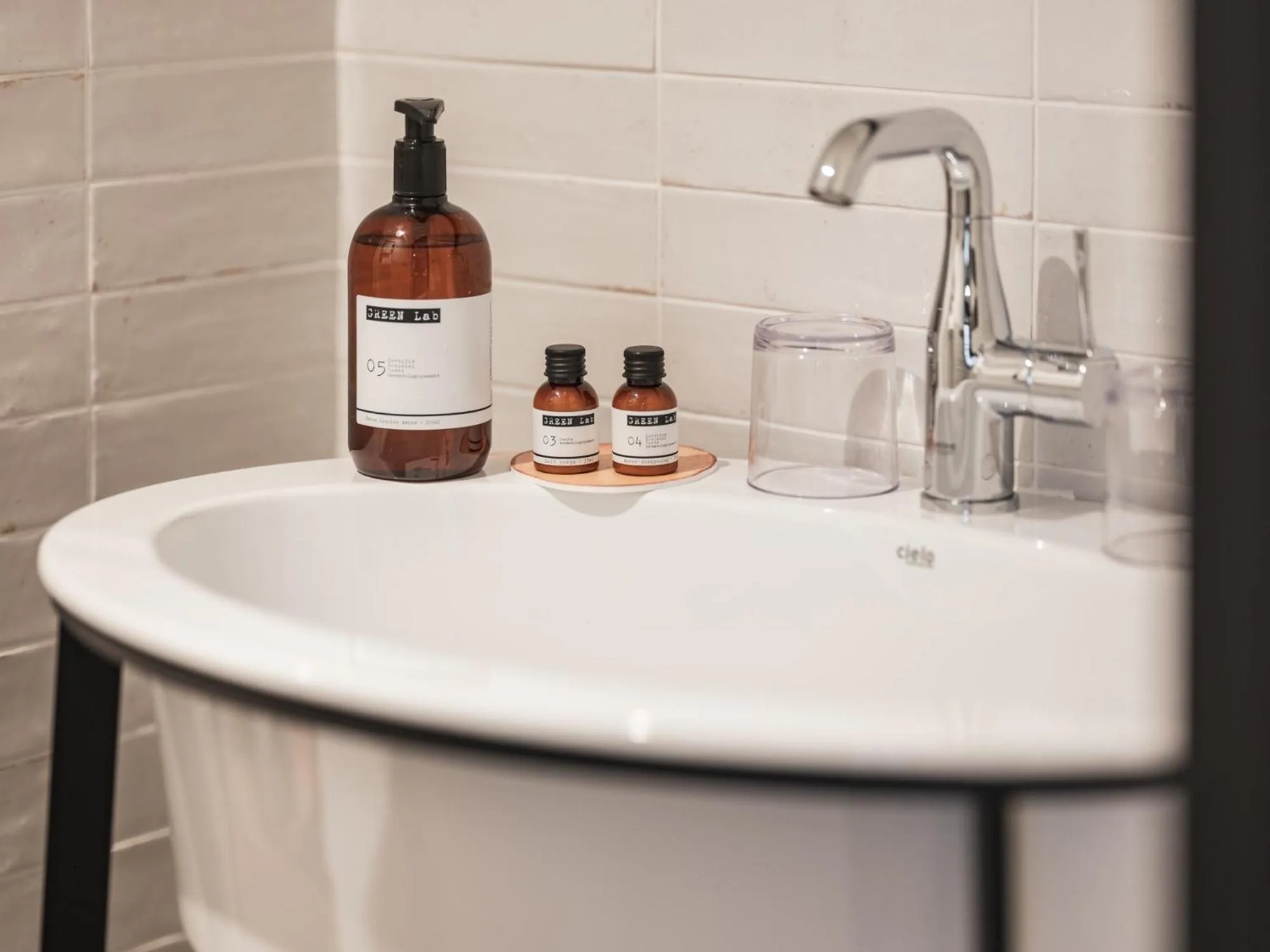 Bathroom in Maisons du Monde Hôtel & Suites - Marseille Vieux Port