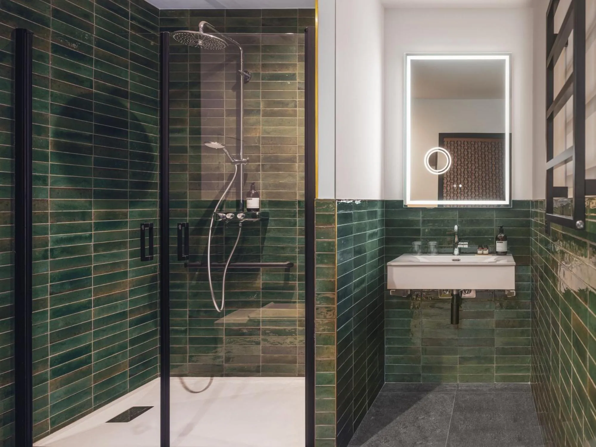 Bathroom in Maisons du Monde Hôtel & Suites - Marseille Vieux Port