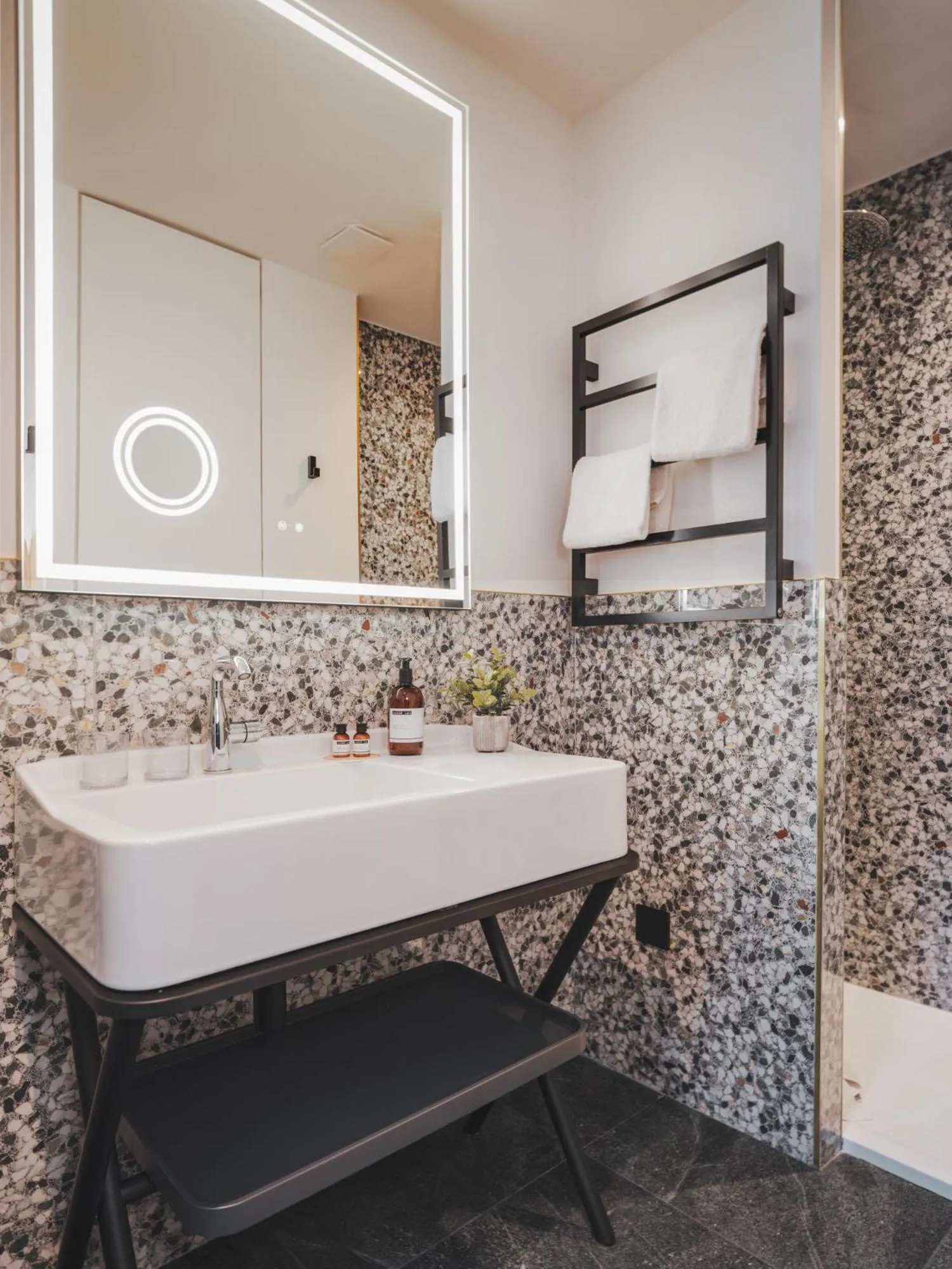 Bathroom in Maisons du Monde Hôtel & Suites - Marseille Vieux Port