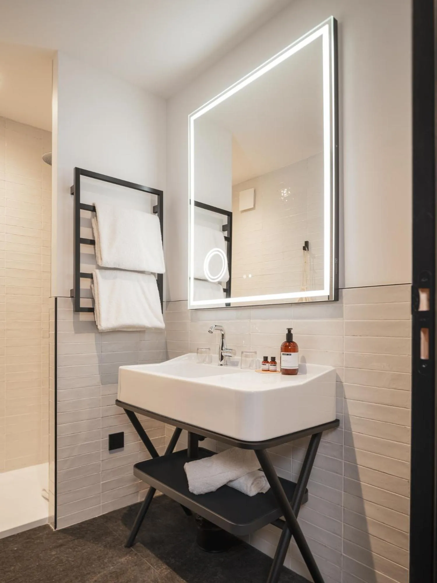 Bathroom in Maisons du Monde Hôtel & Suites - Marseille Vieux Port