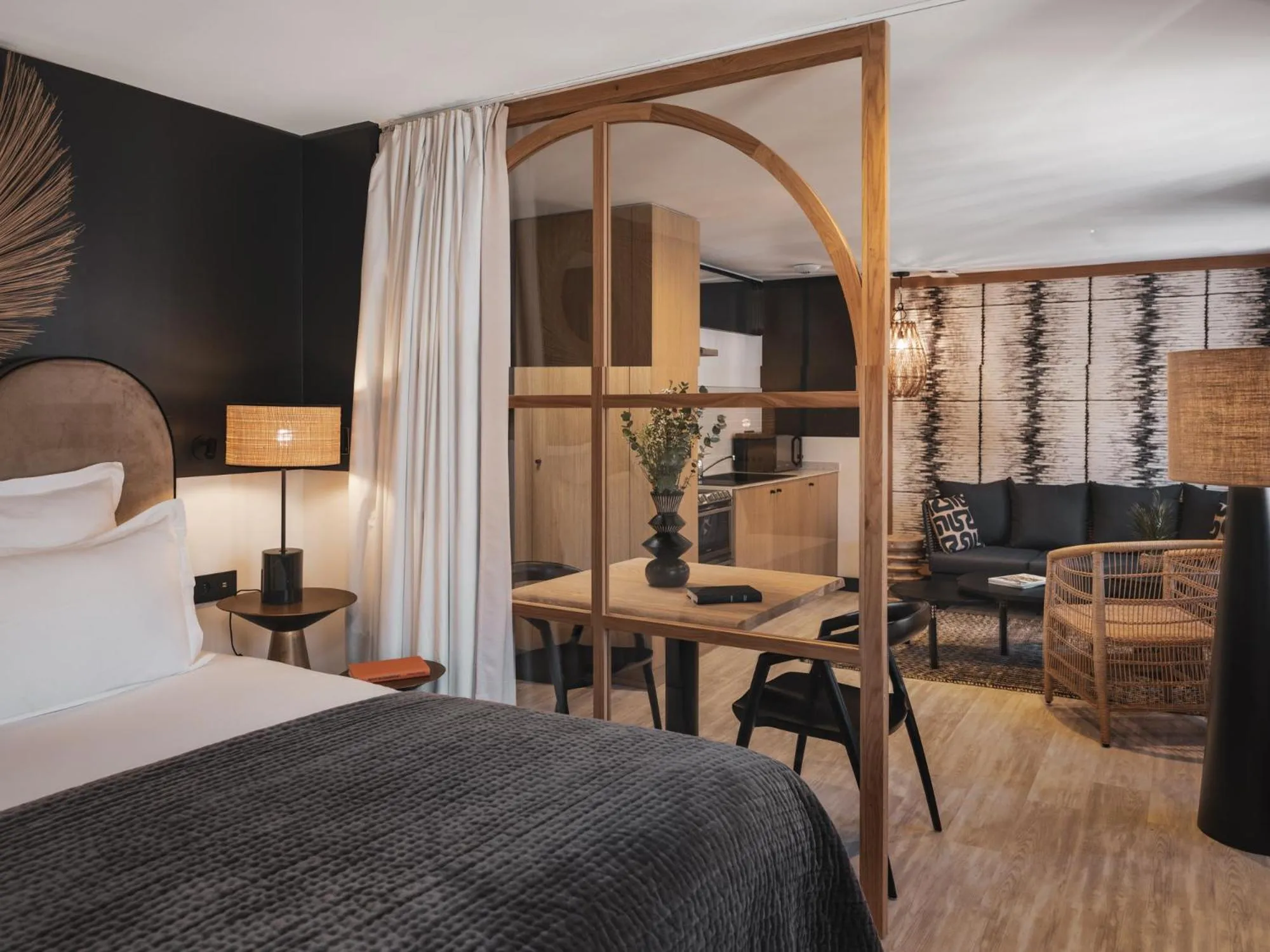 Living room, Bed in Maisons du Monde Hôtel & Suites - Marseille Vieux Port