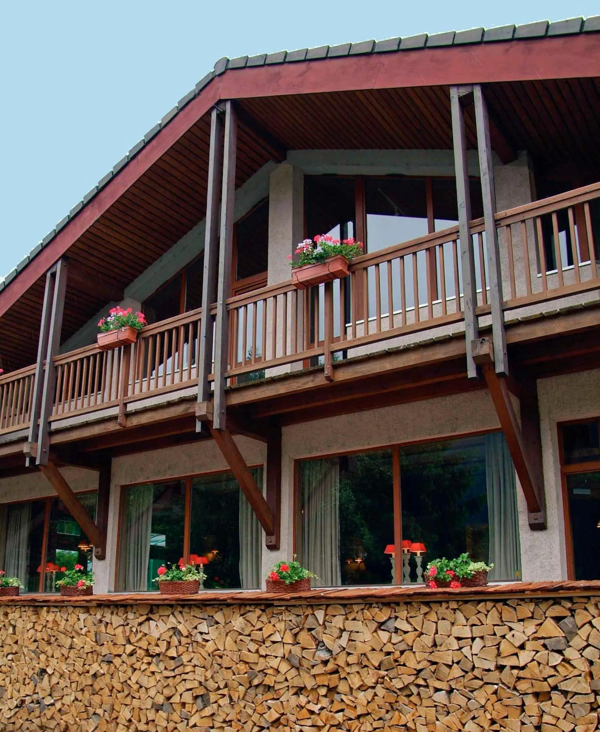 Facade/entrance in Hôtel Restaurant La Tourmaline