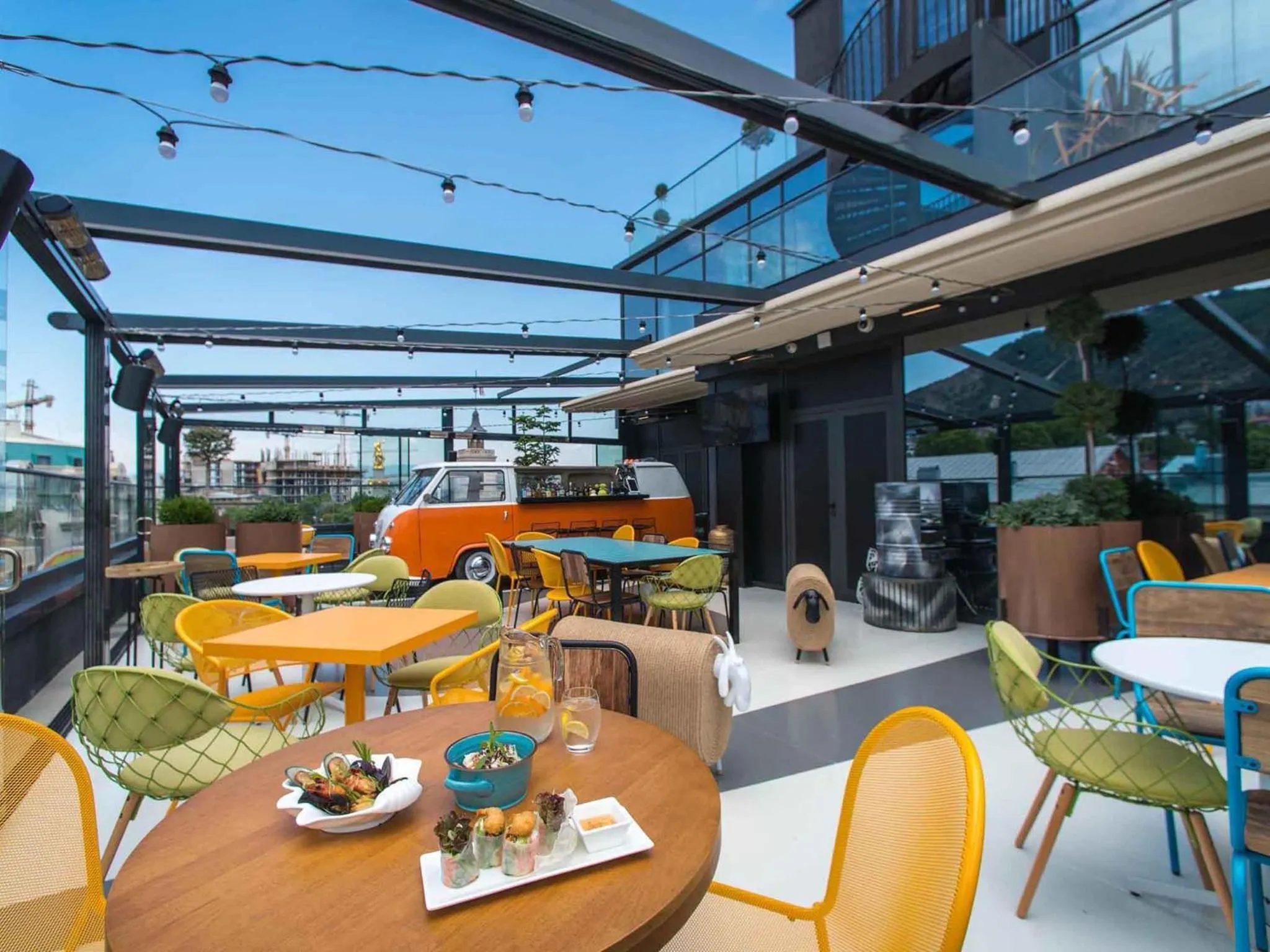 Lounge or bar in ibis Styles Tbilisi Center