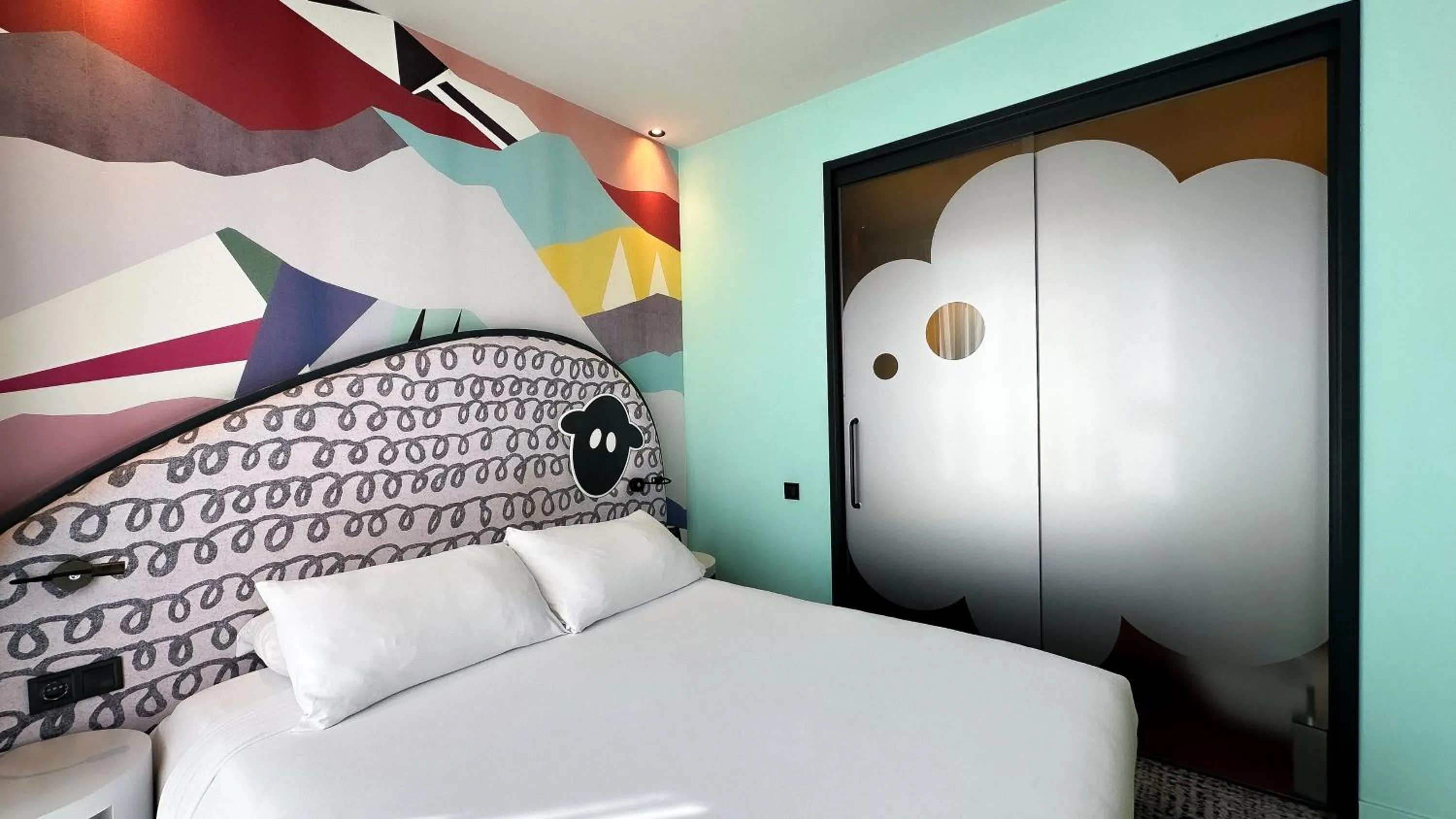 Bed in ibis Styles Tbilisi Center