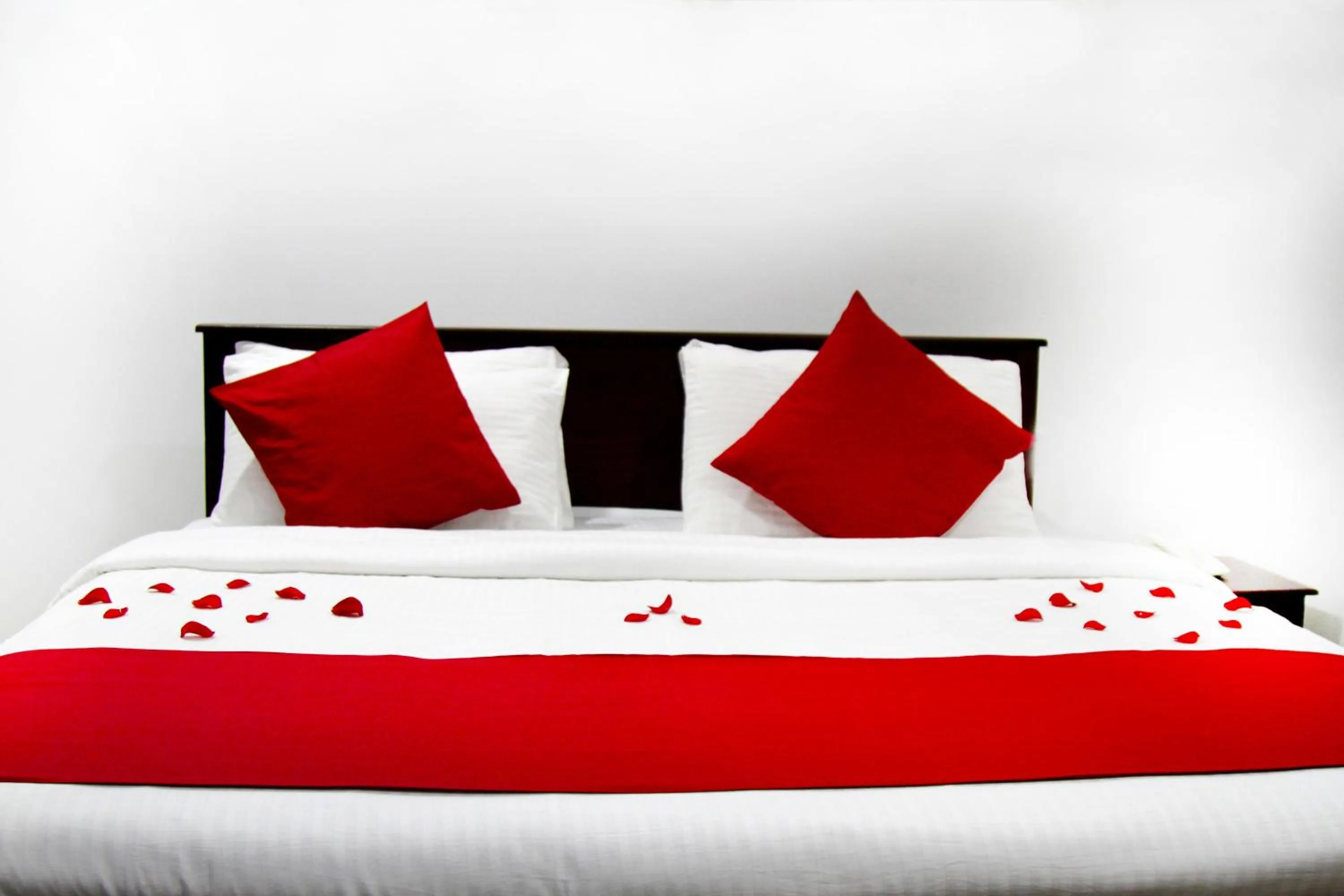 Bed in Colombo Residency