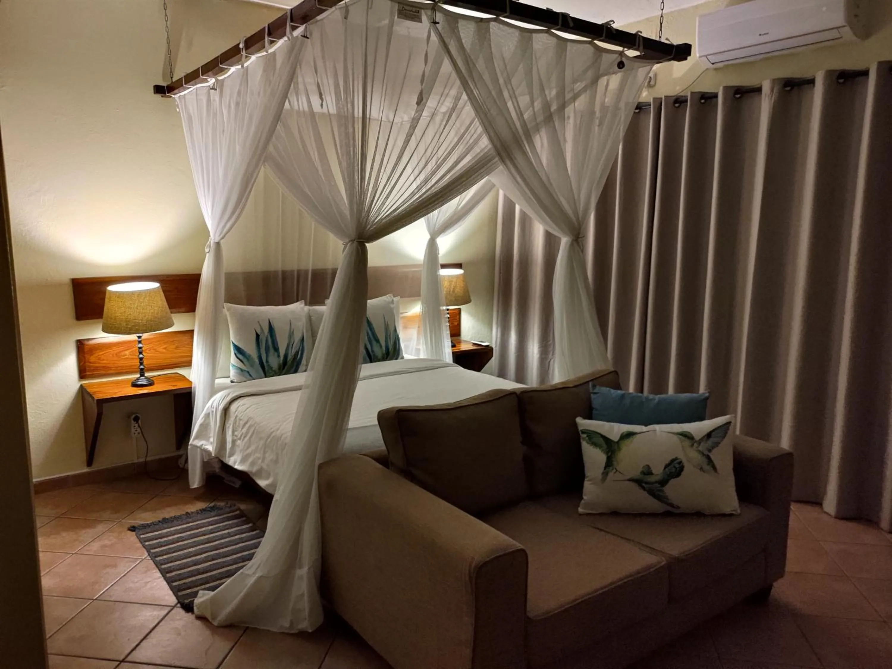 Bed in Sundown Guest House Maputo