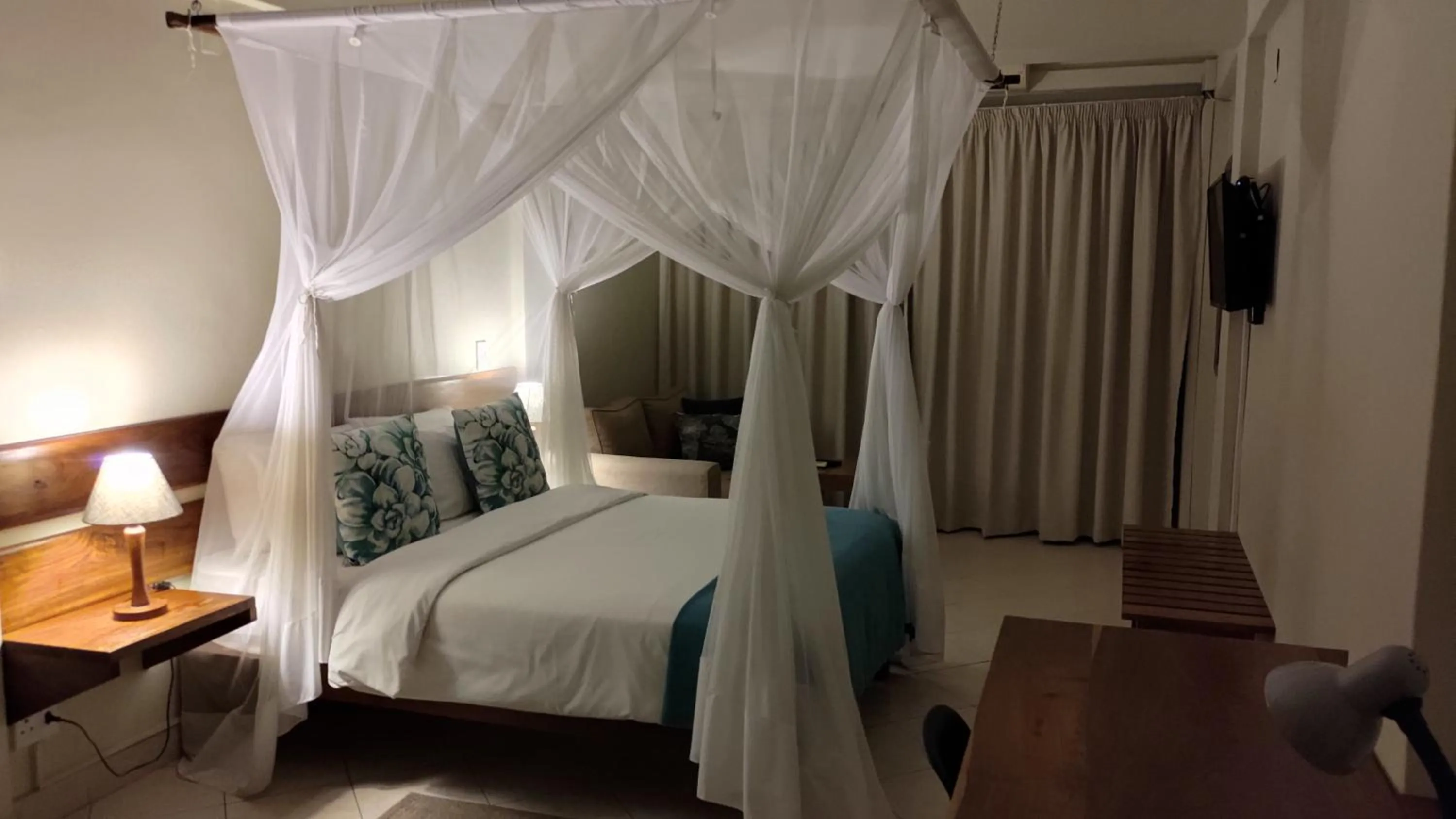 Bed in Sundown Guest House Maputo