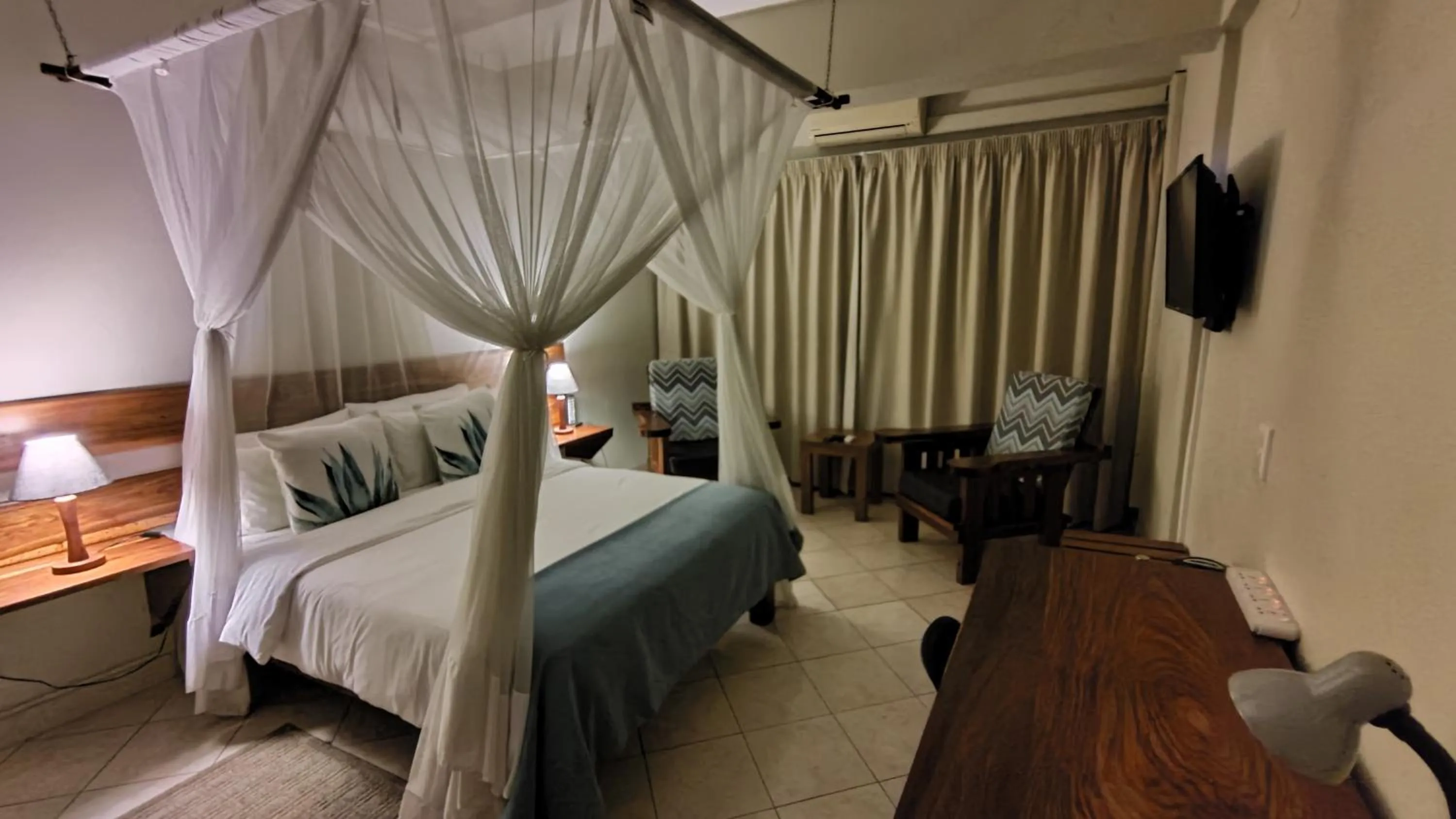 Bed in Sundown Guest House Maputo