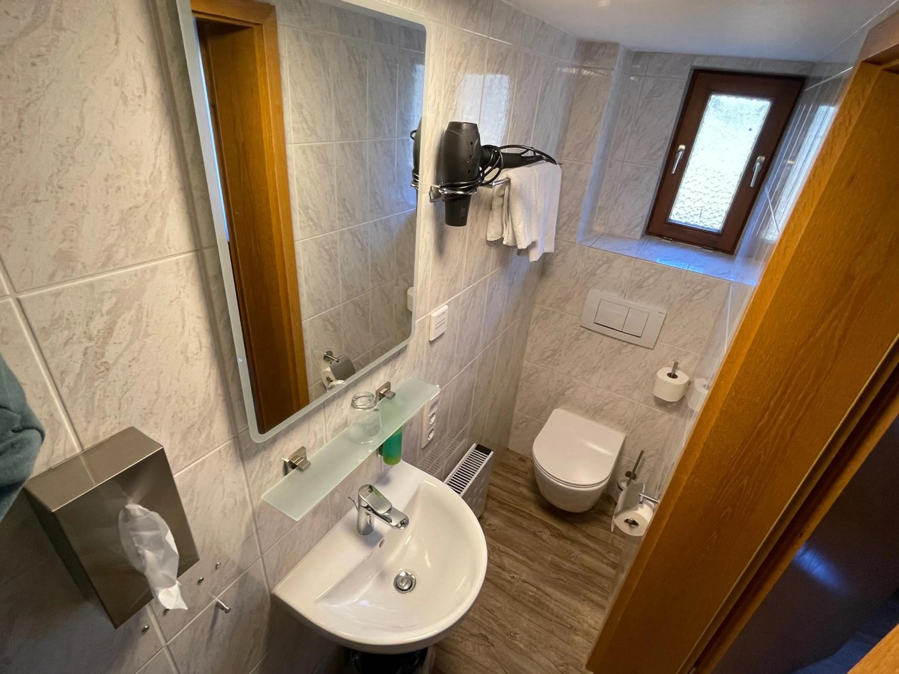 Toilet in Landhotel Karin