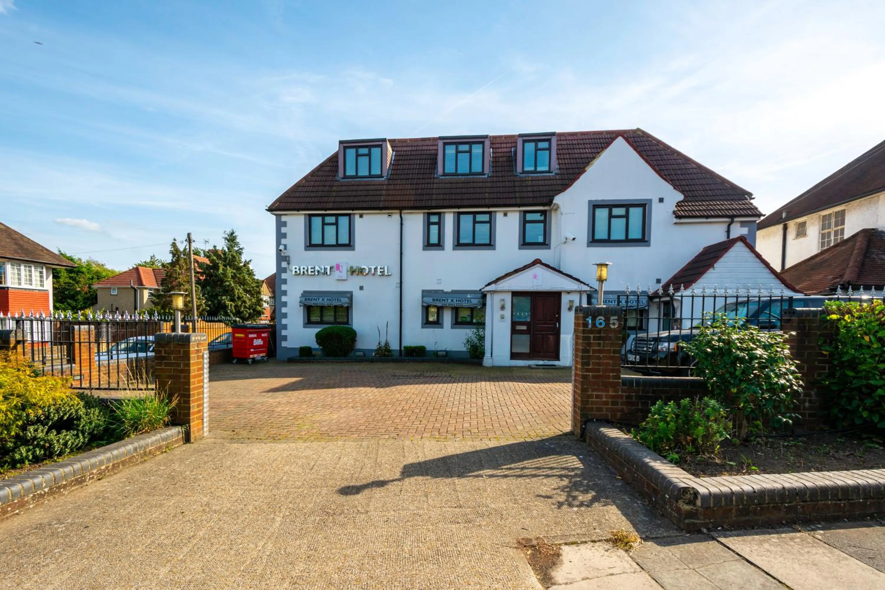 Property building in The Brent Hotel - London - Wembley