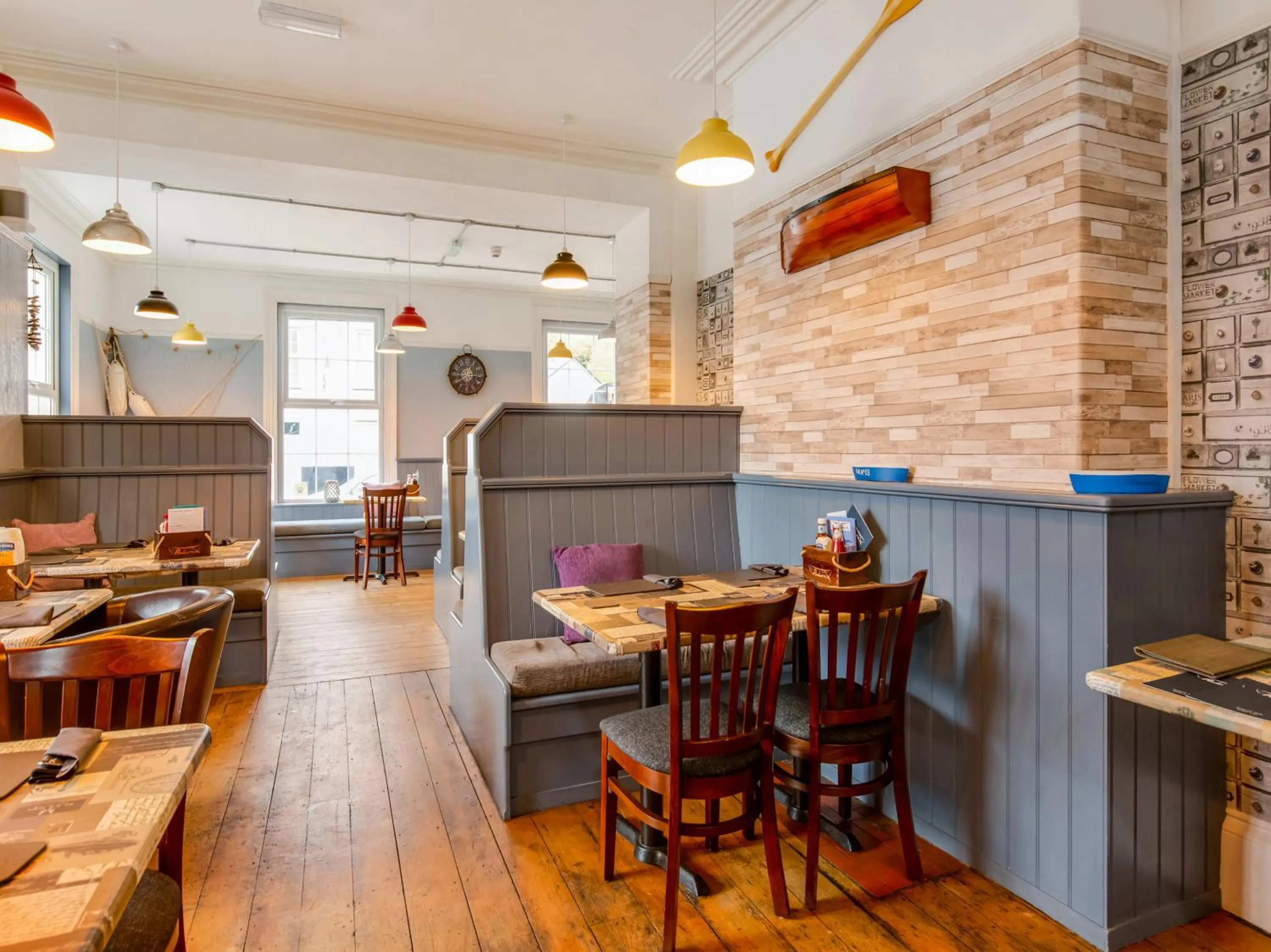 Restaurant/places to eat in Padarn Hotel