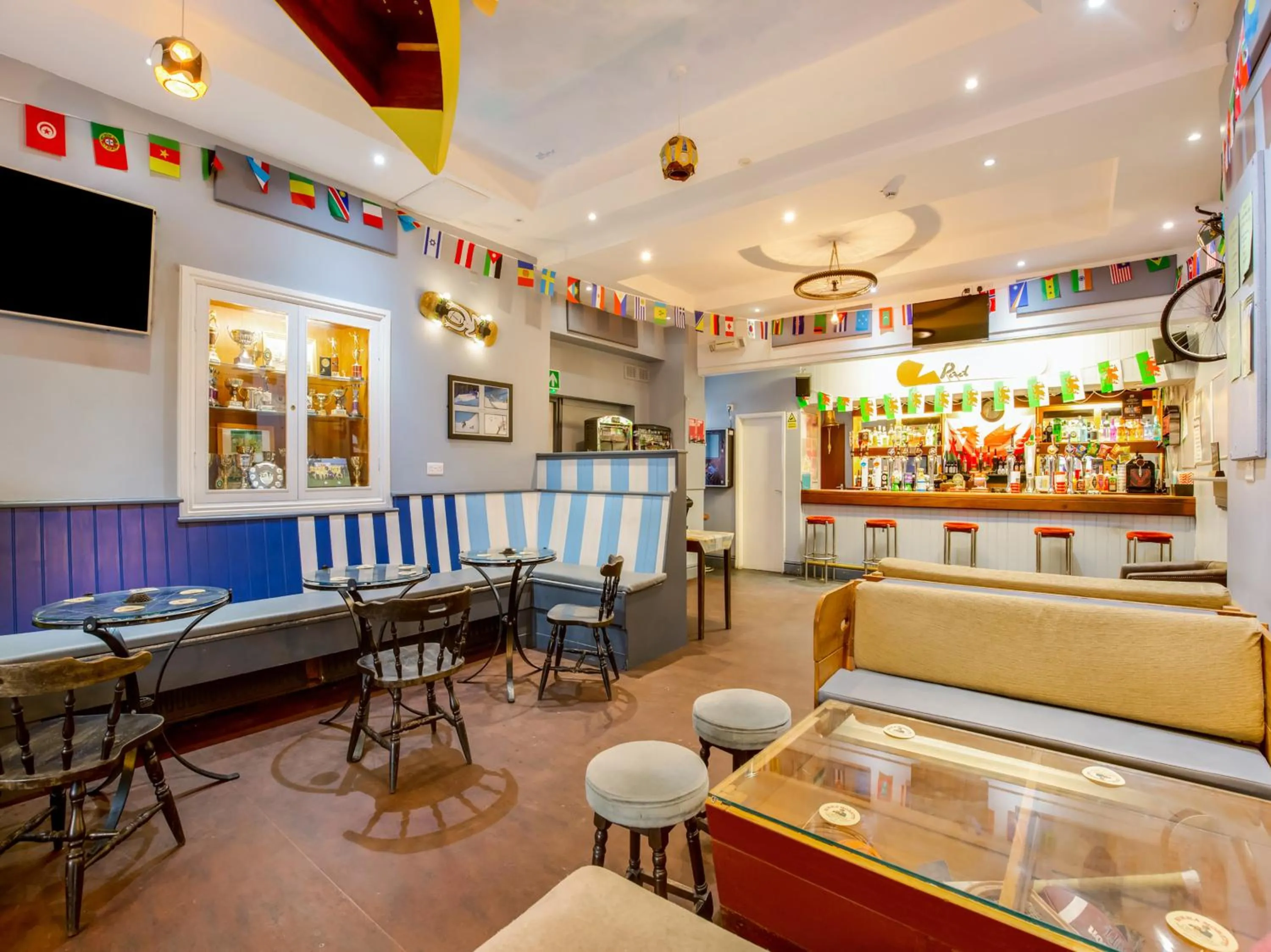 Lounge or bar in Padarn Hotel