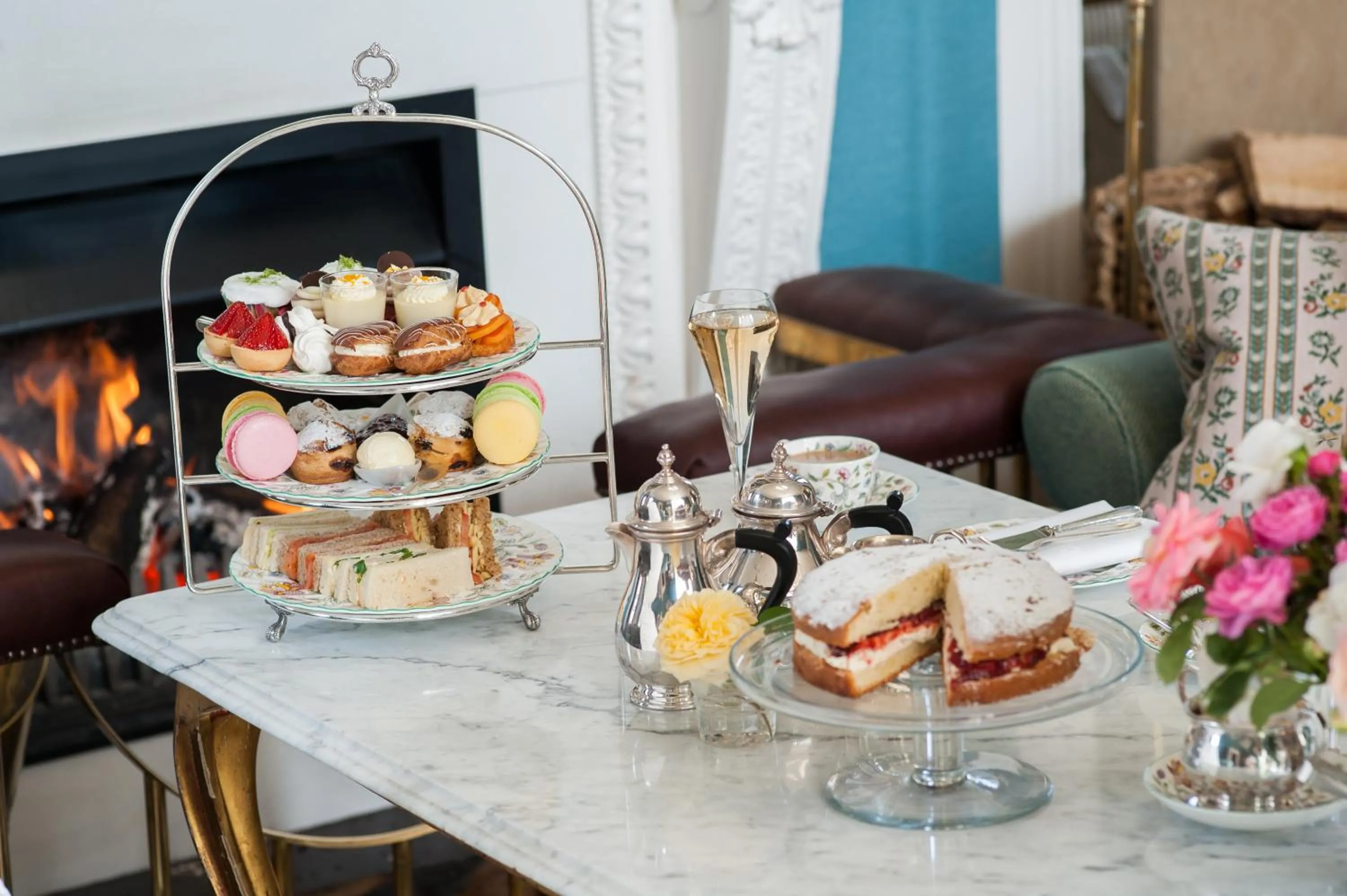 Food and drinks in Summer Lodge Country House Hotel