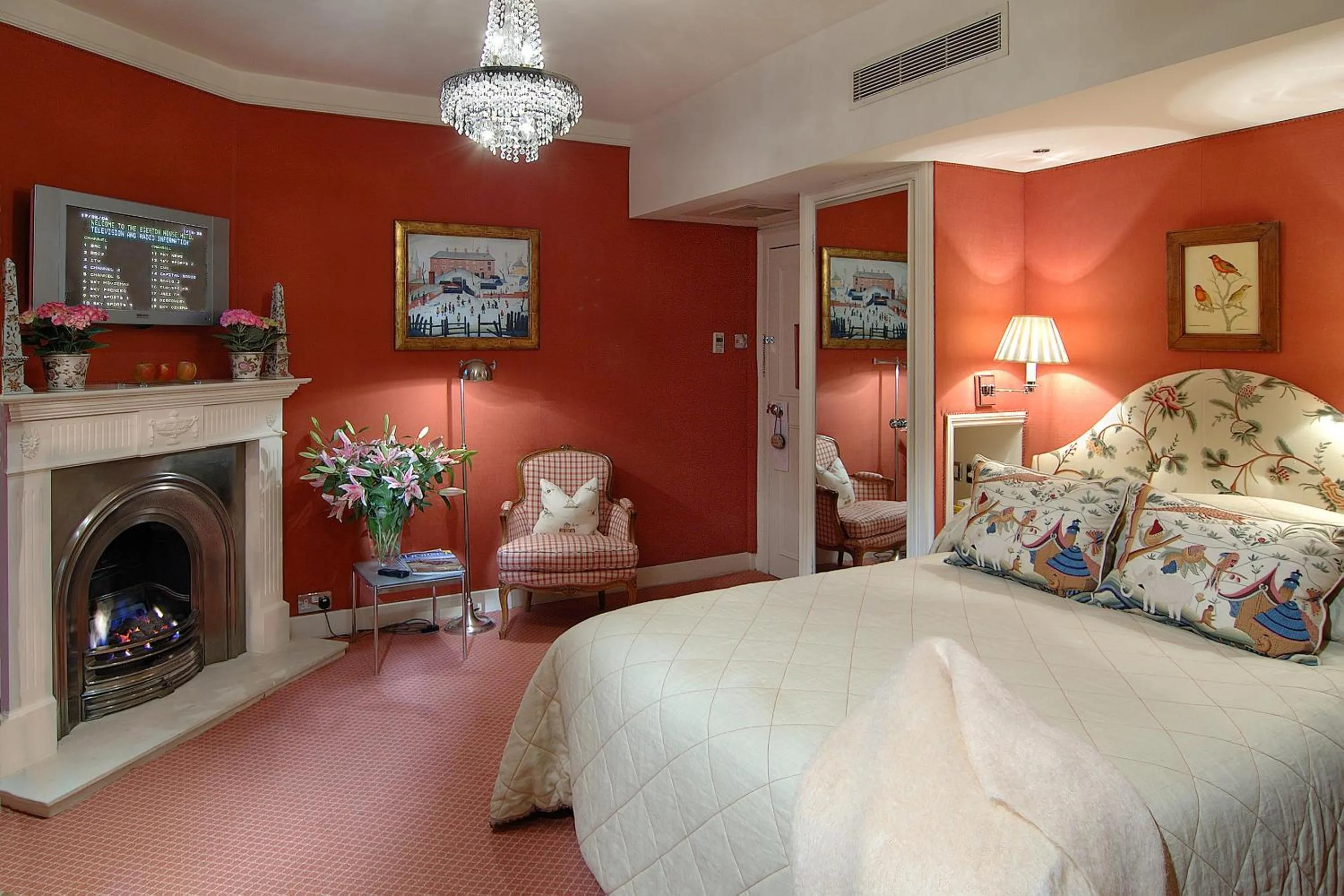 Photo of the whole room, Bed in Summer Lodge Country House Hotel