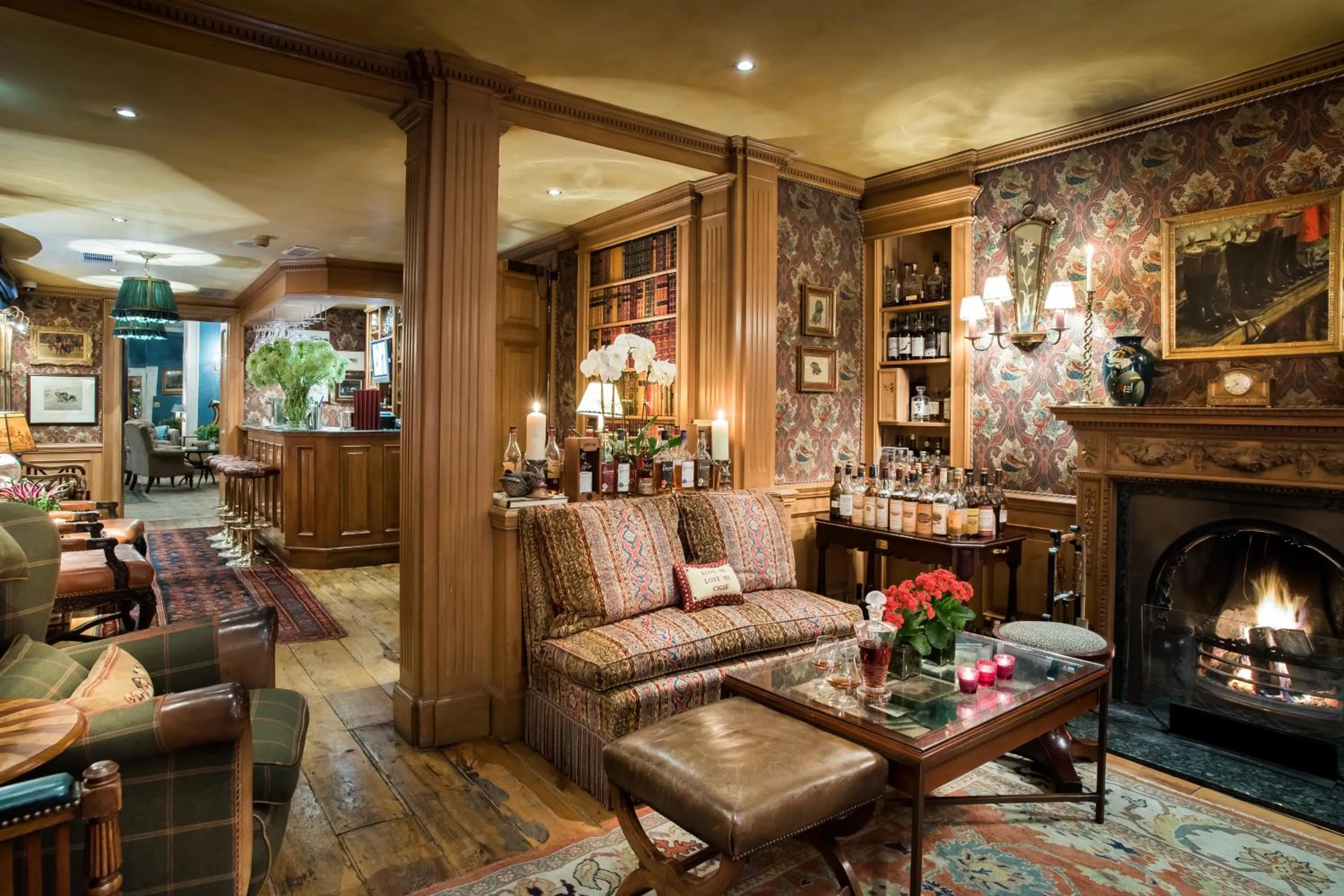Lounge or bar in Summer Lodge Country House Hotel
