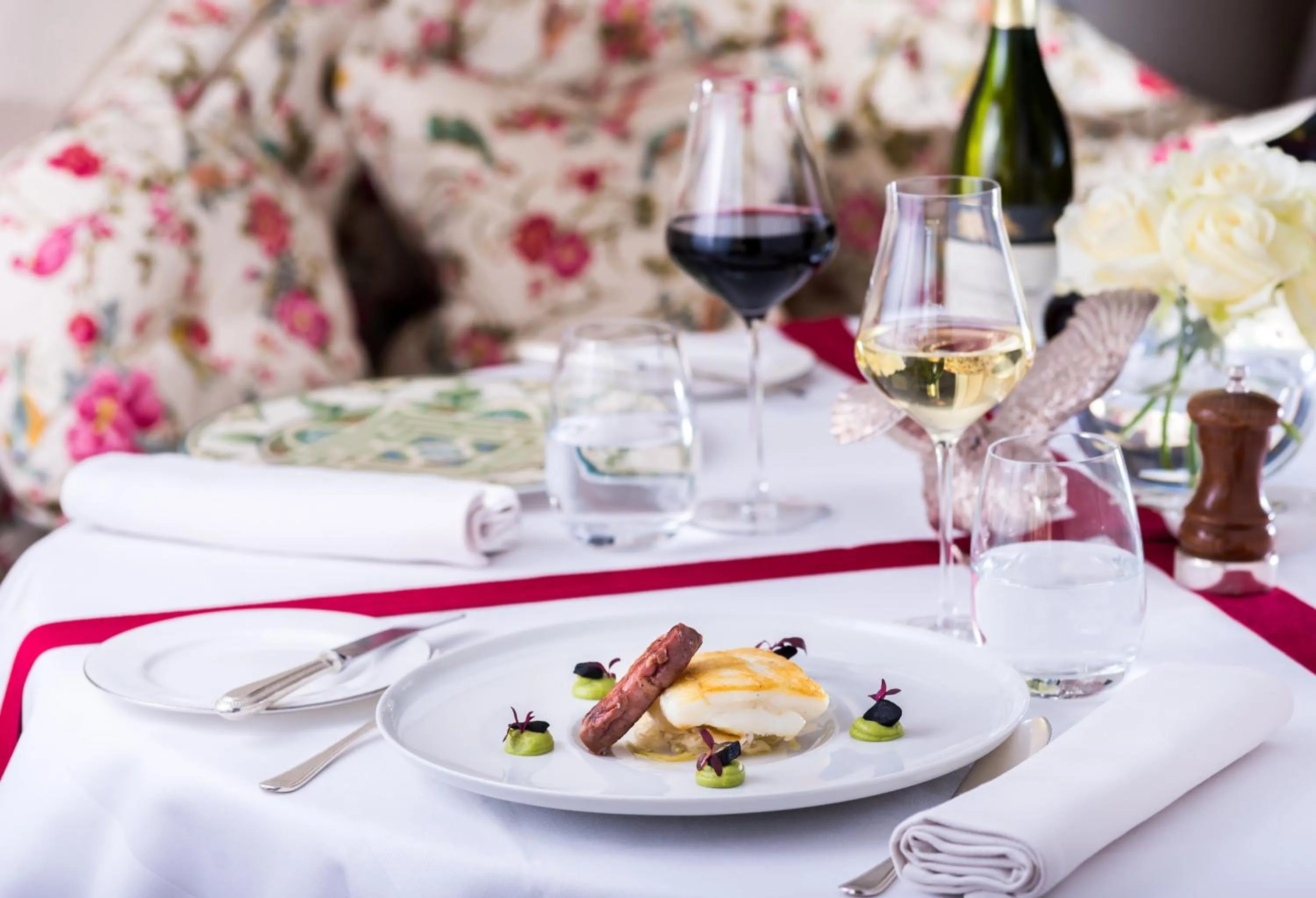 Restaurant/places to eat in Summer Lodge Country House Hotel