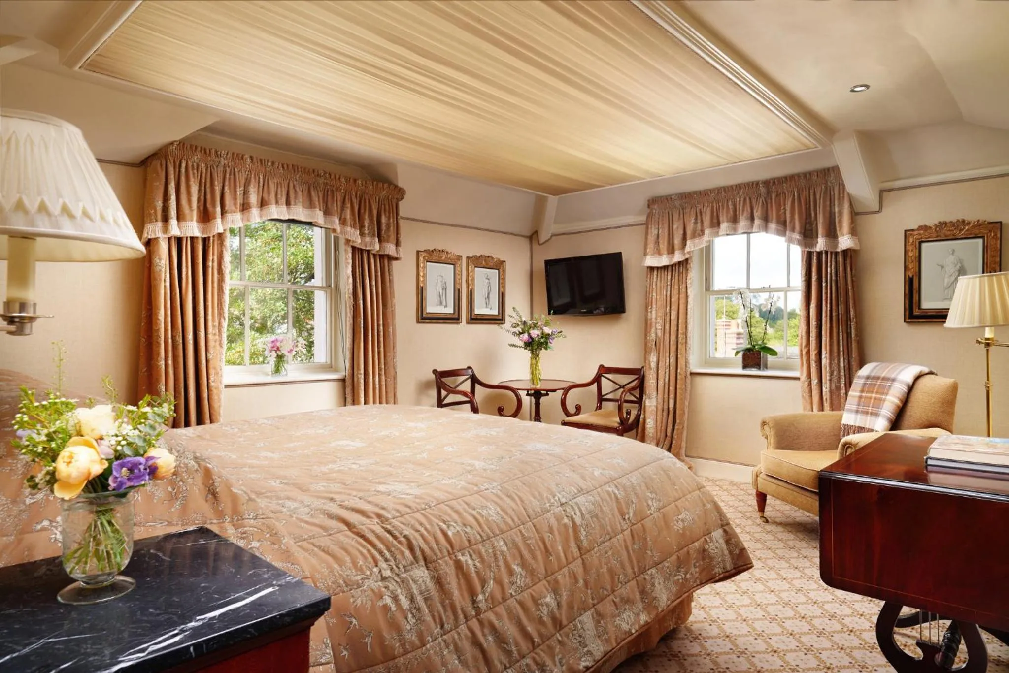 Bedroom, Bed in Summer Lodge Country House Hotel