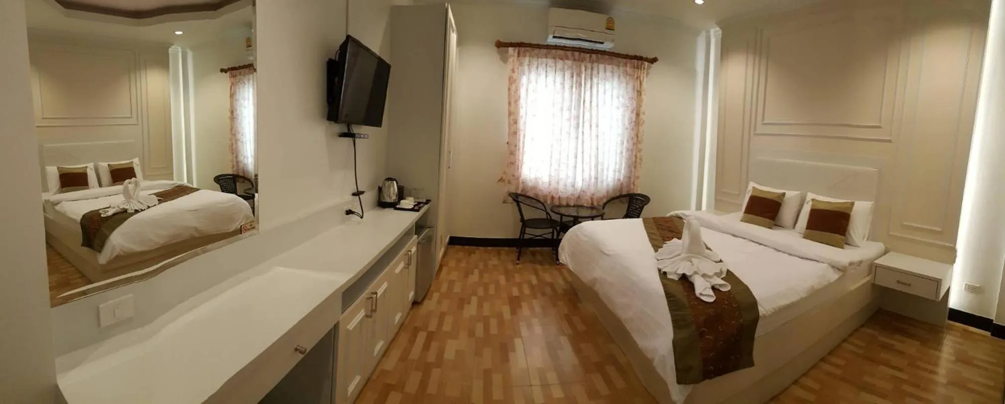 Bed in Dusita Grand Resort