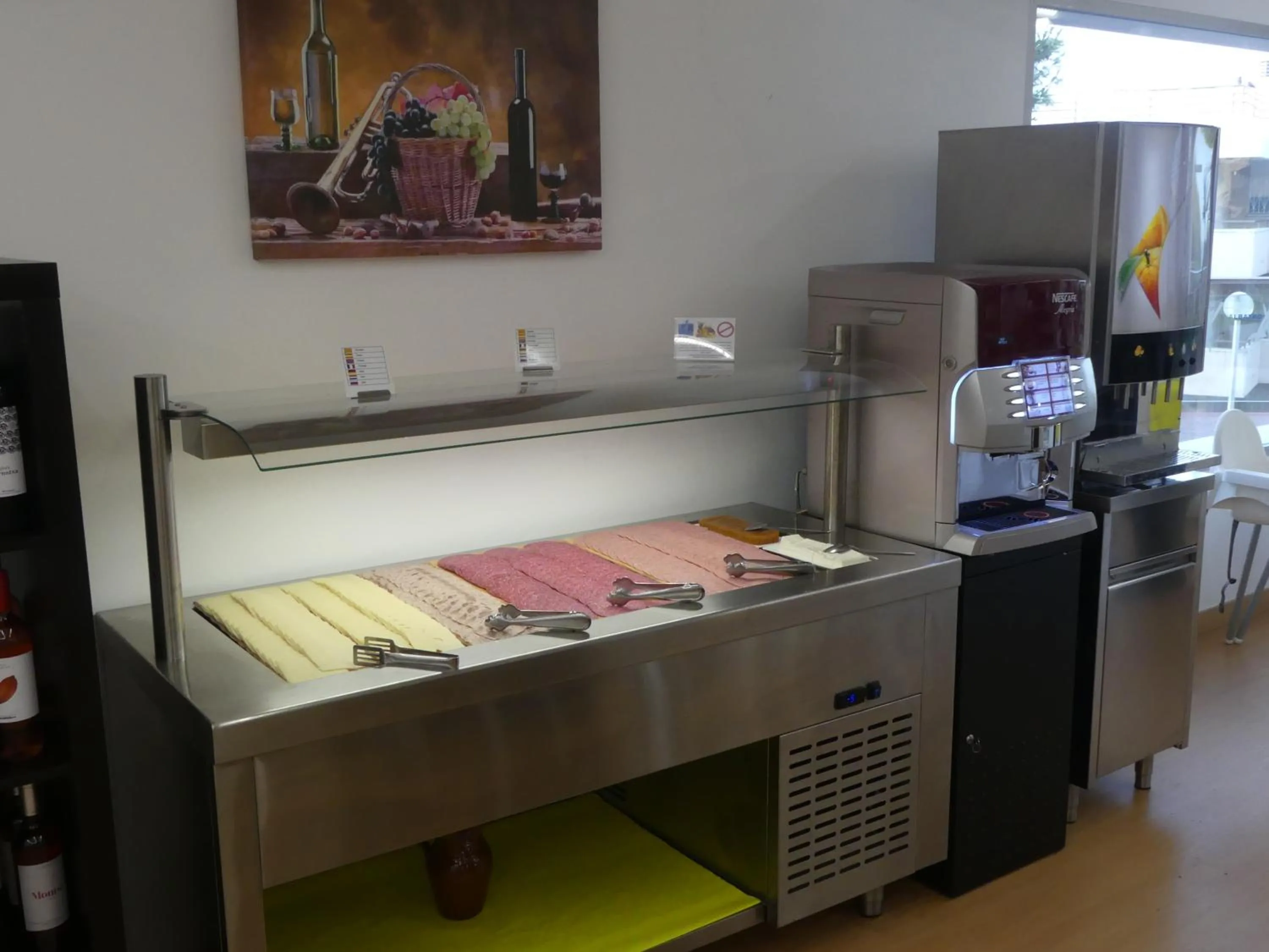 Buffet breakfast, Bed in Albatros Family