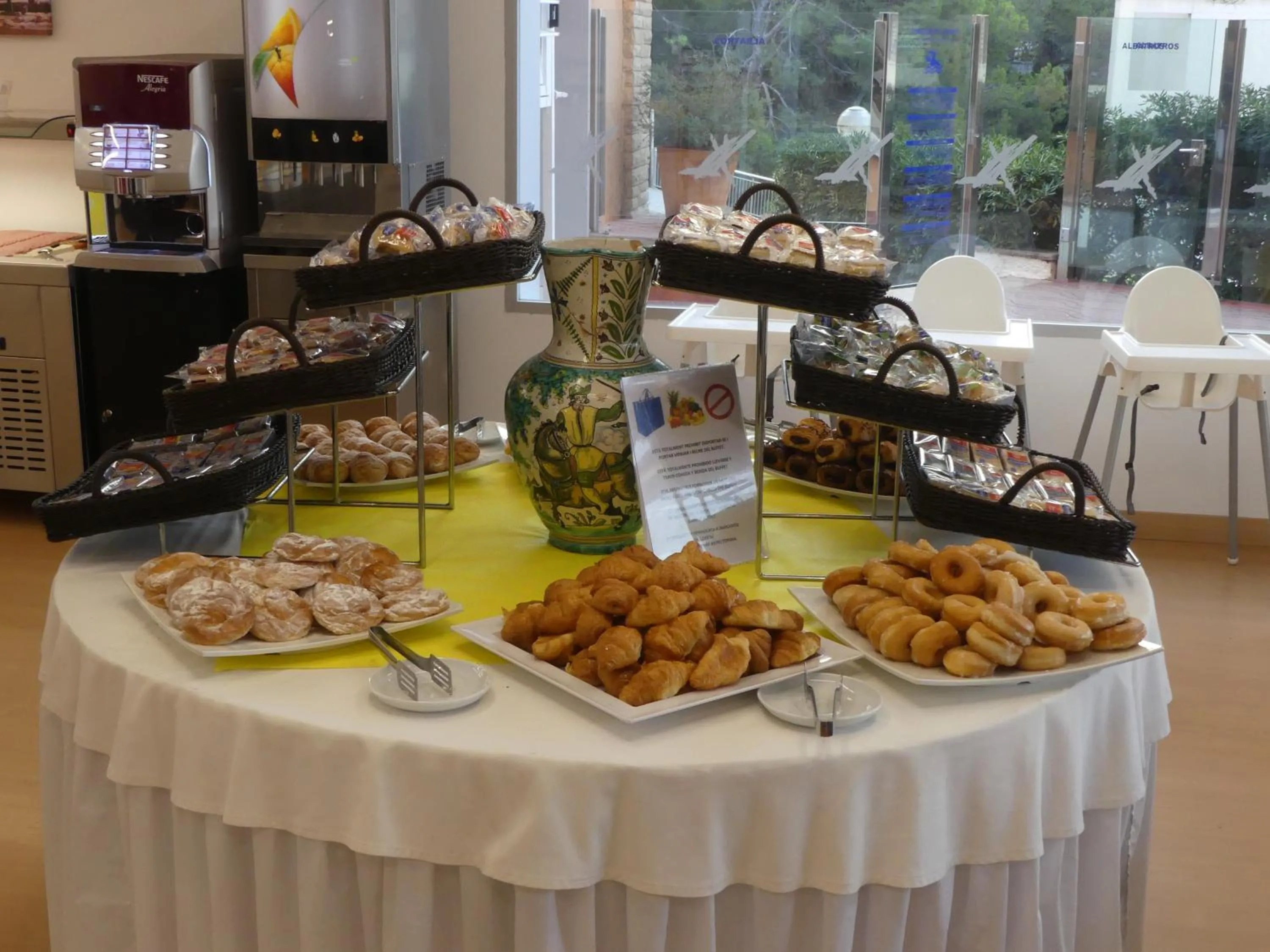 Buffet breakfast in Albatros Family