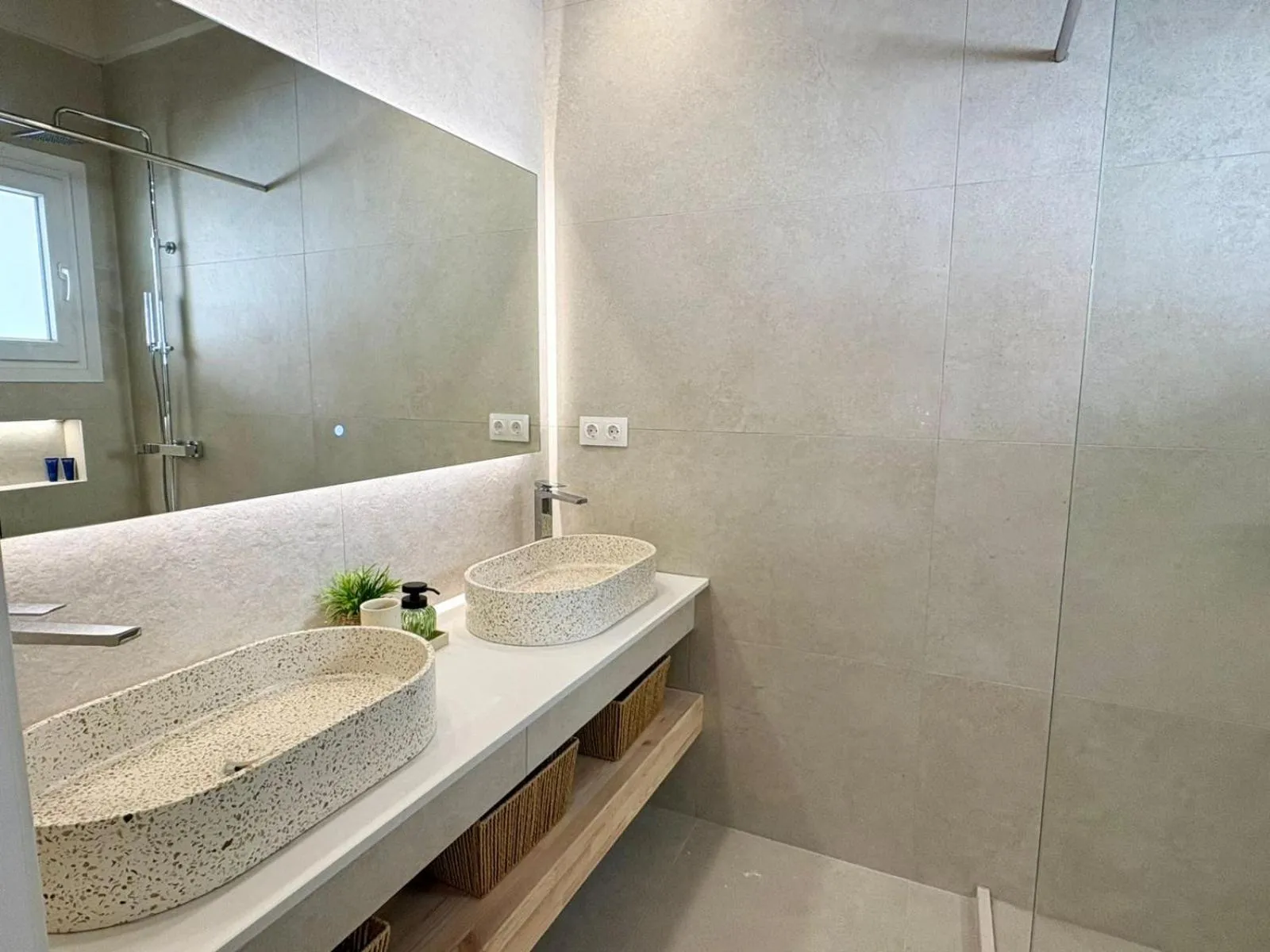 Vicky's Panoramic View Apartments