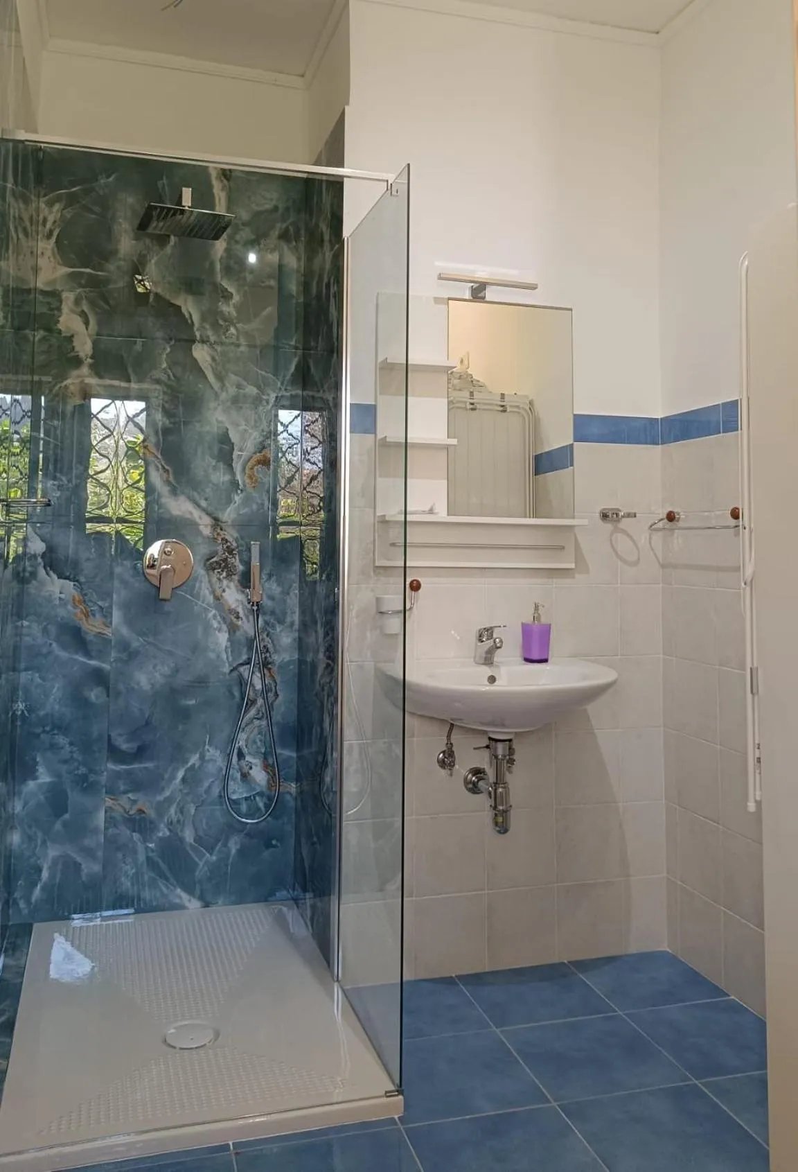 Shower in B&B Oasi al Mare