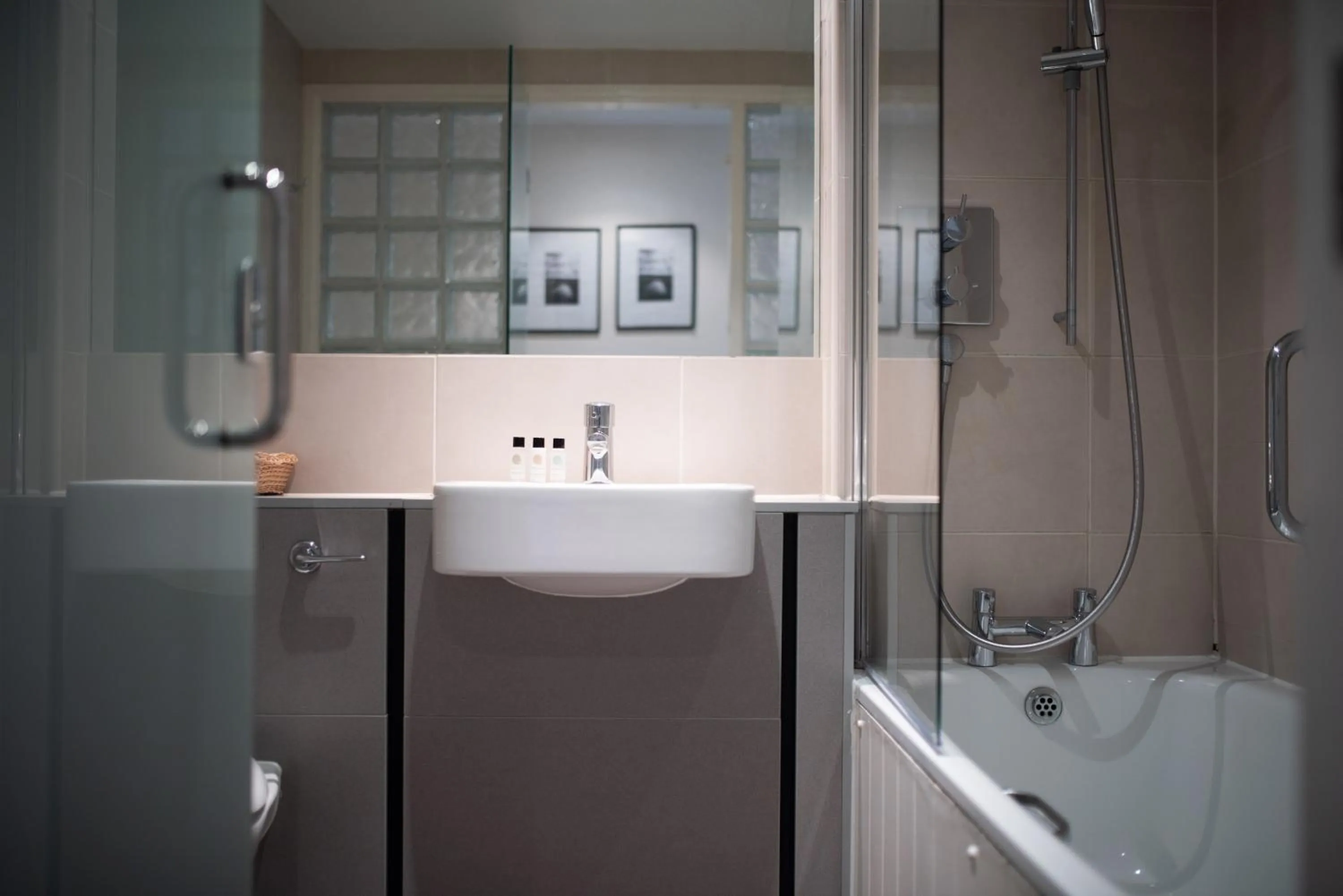 Shower in Thorpeness Golf Club and Hotel