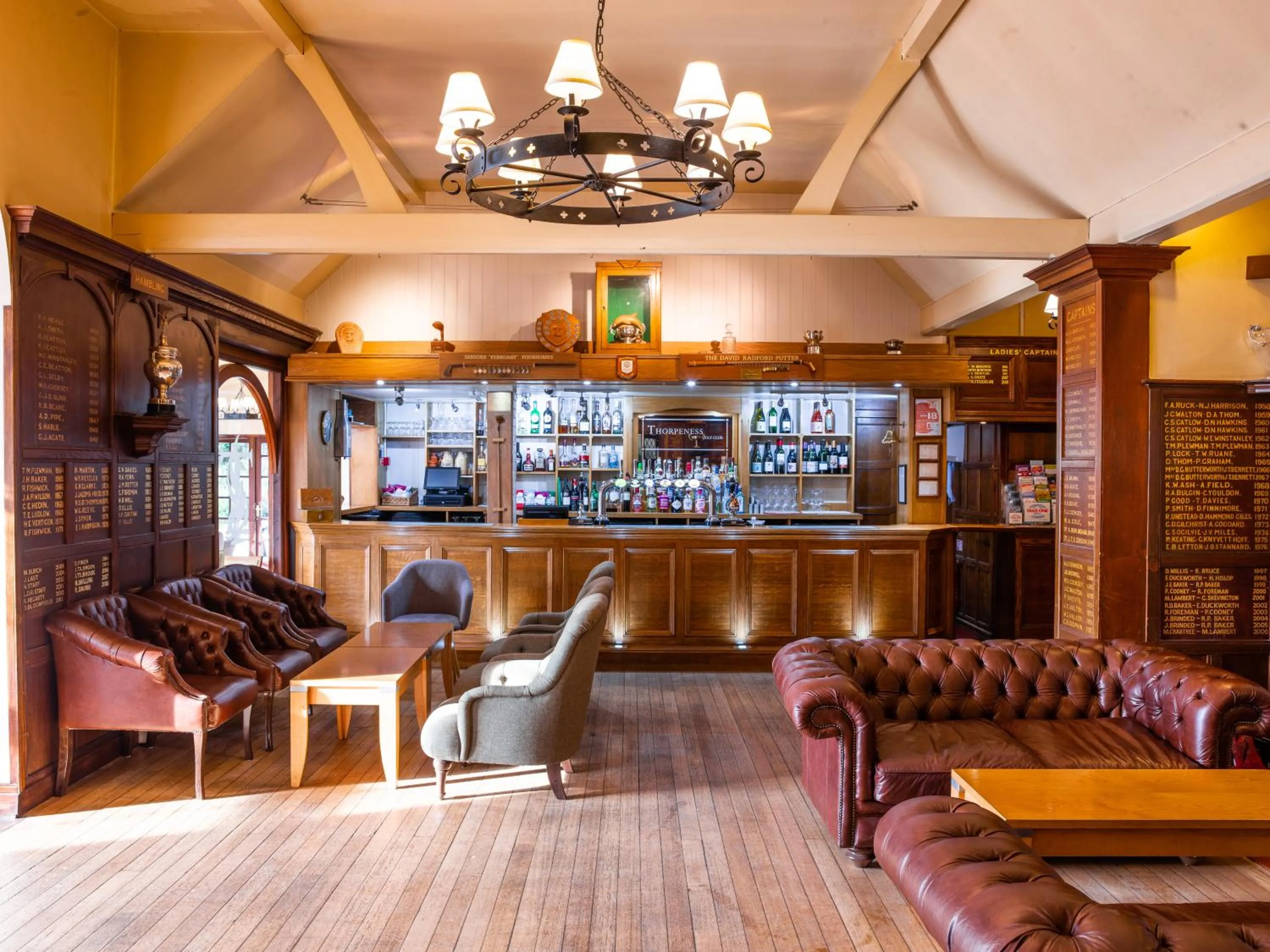 Lounge or bar in Thorpeness Golf Club and Hotel