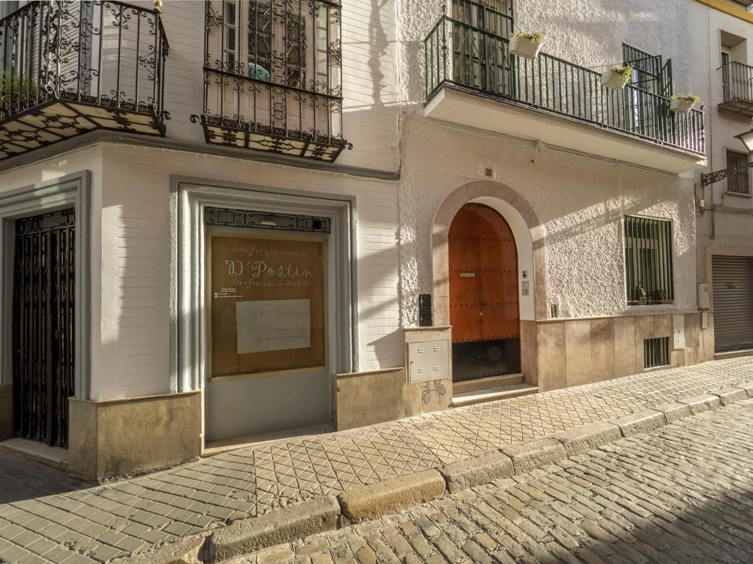 Facade/entrance in Los Rincones de Stephan
