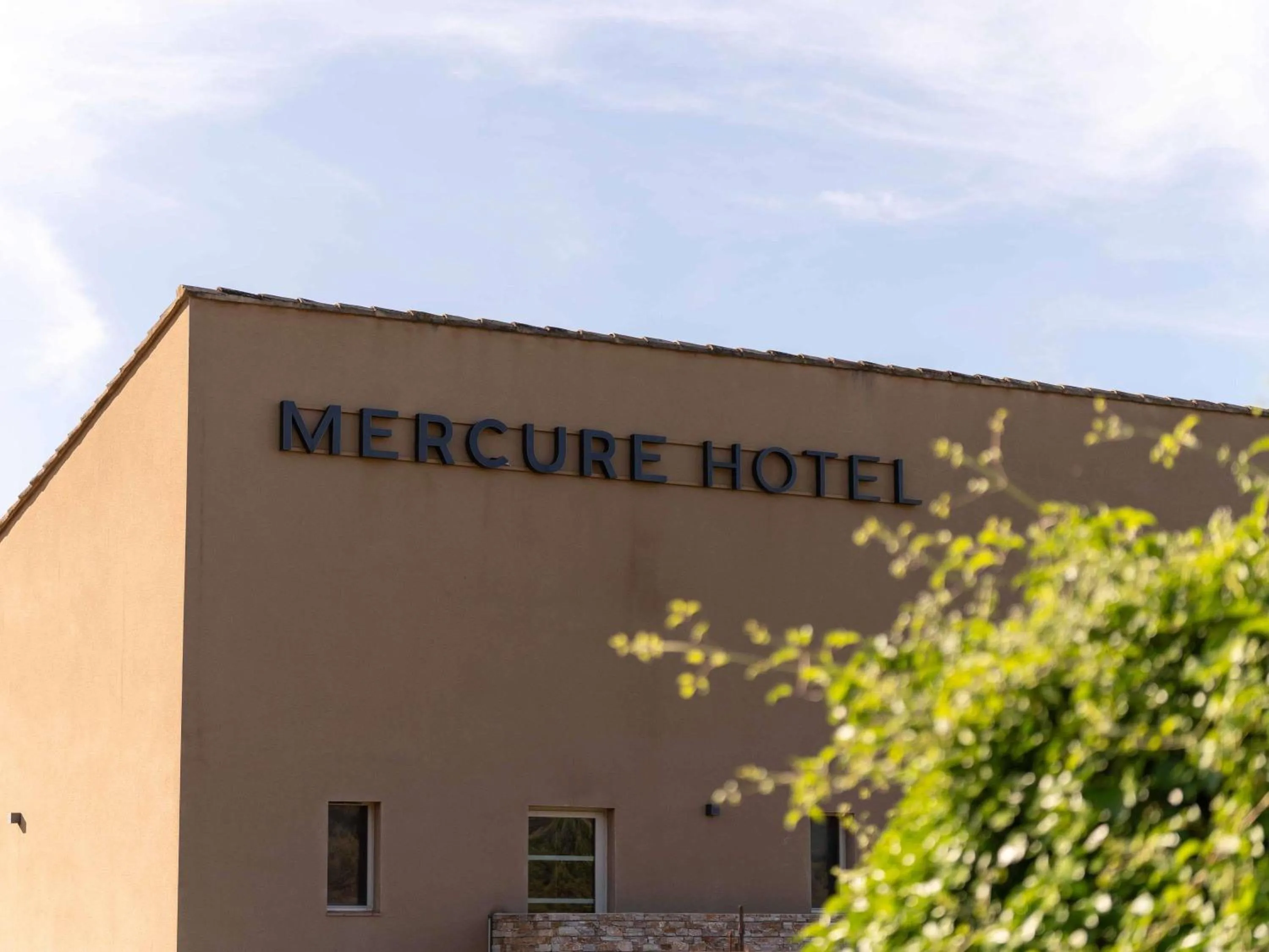 Property building in Mercure Aix-En-Provence Sainte-Victoire