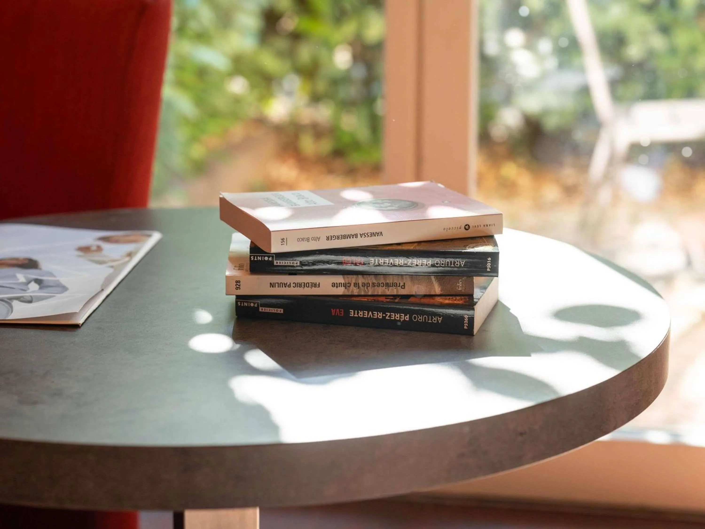 Bedroom in Mercure Aix-En-Provence Sainte-Victoire