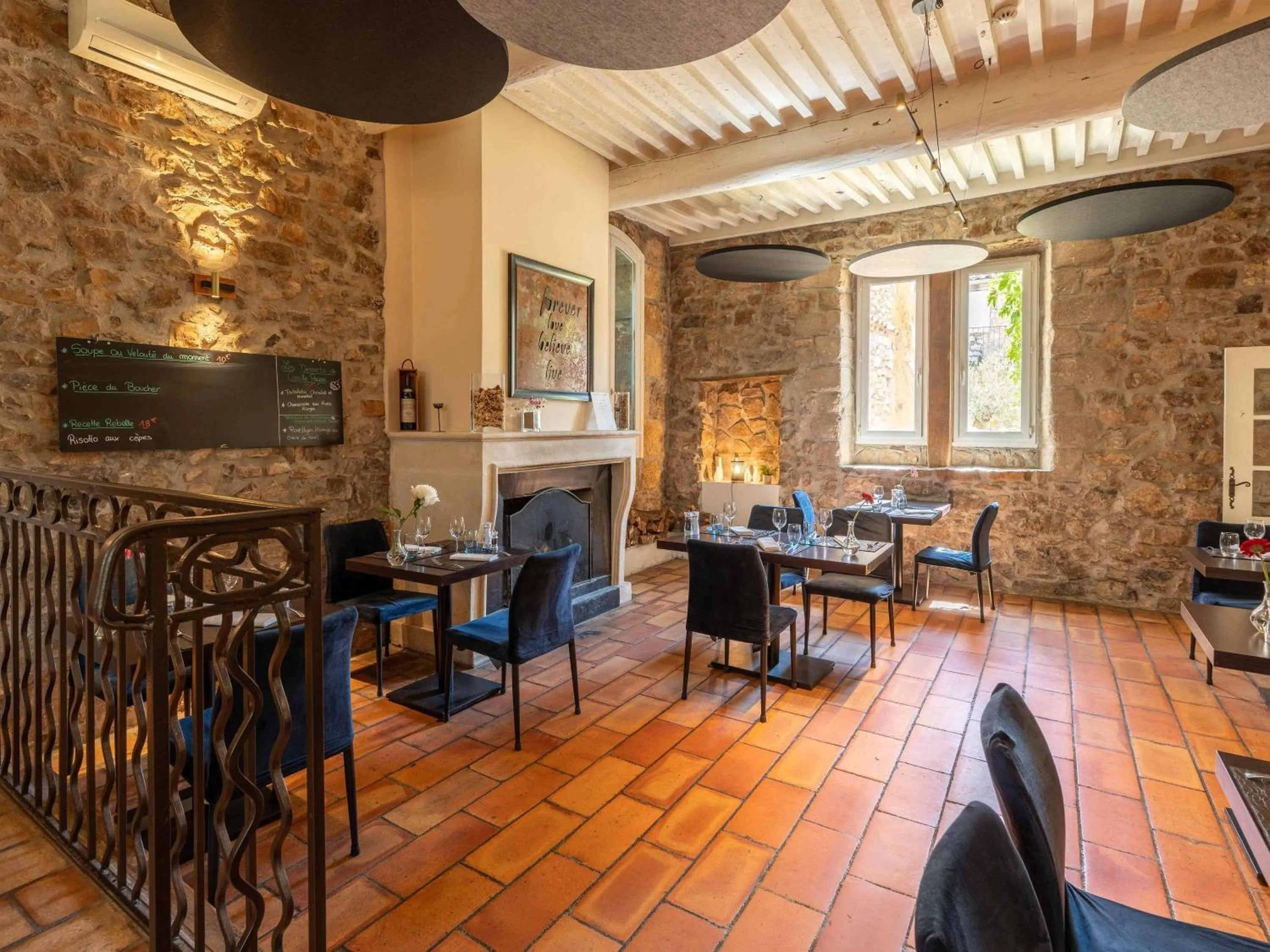 Restaurant/places to eat in Mercure Aix-En-Provence Sainte-Victoire