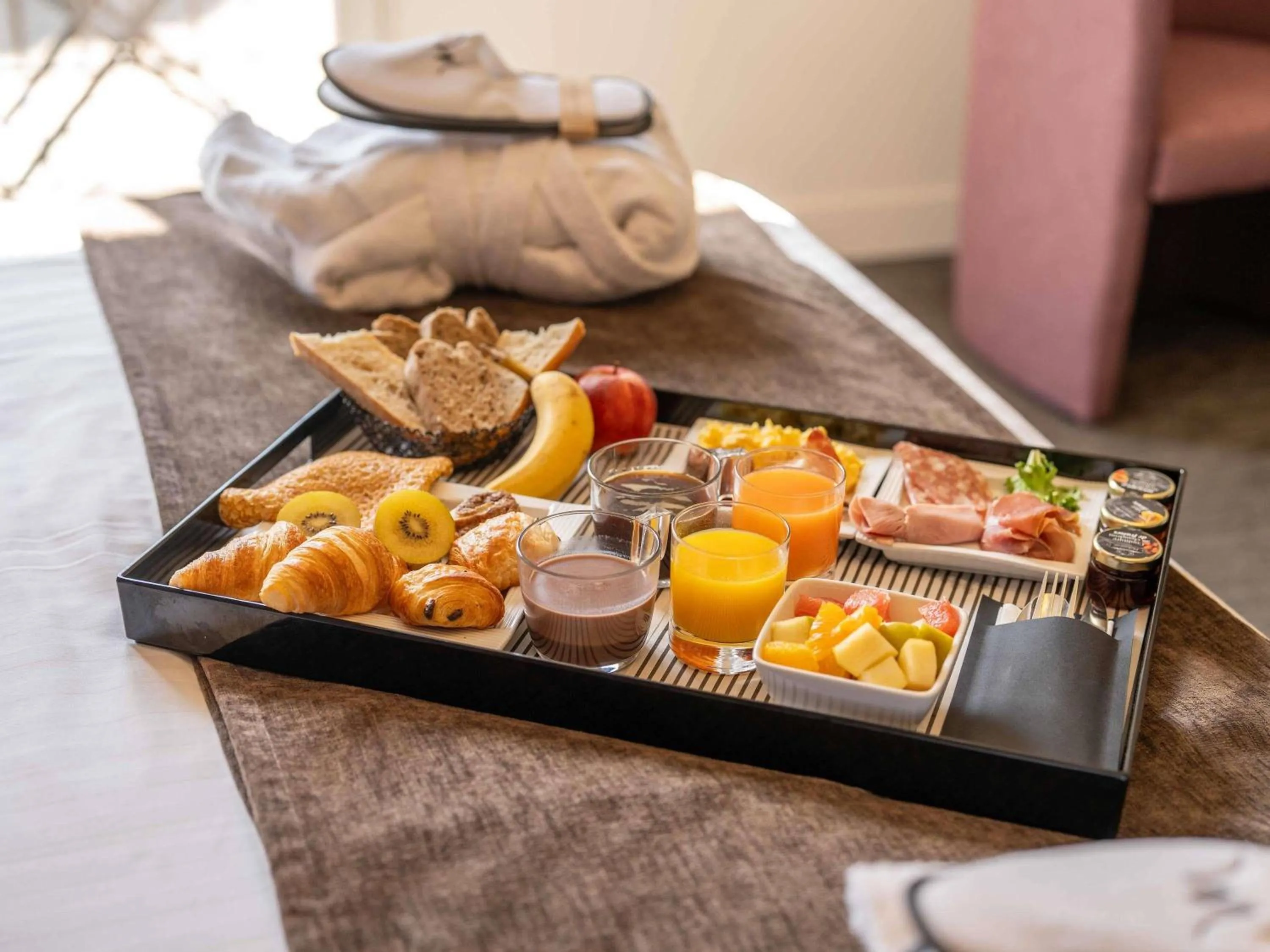 Breakfast in Mercure Aix-En-Provence Sainte-Victoire