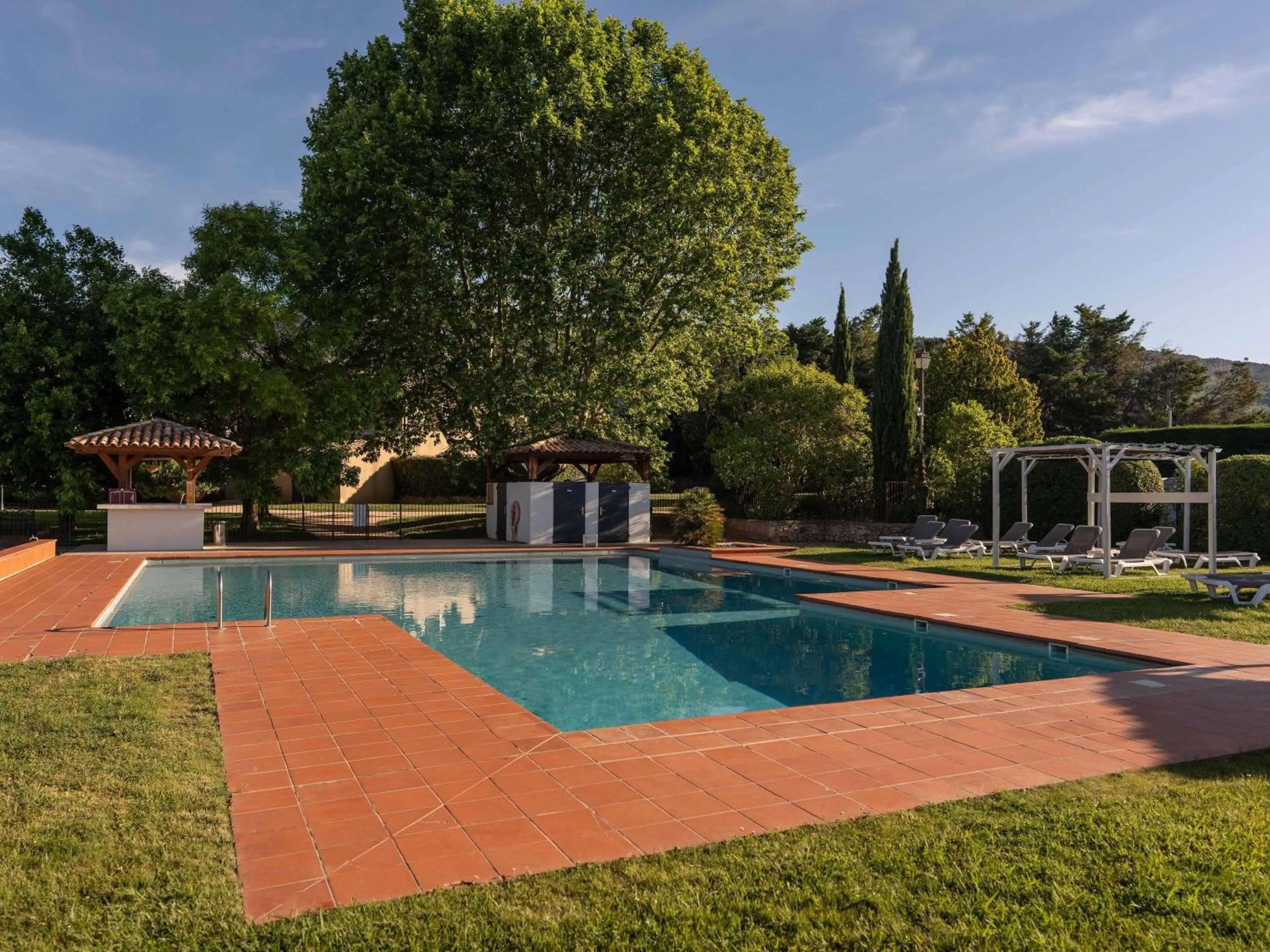 Property building in Mercure Aix-En-Provence Sainte-Victoire