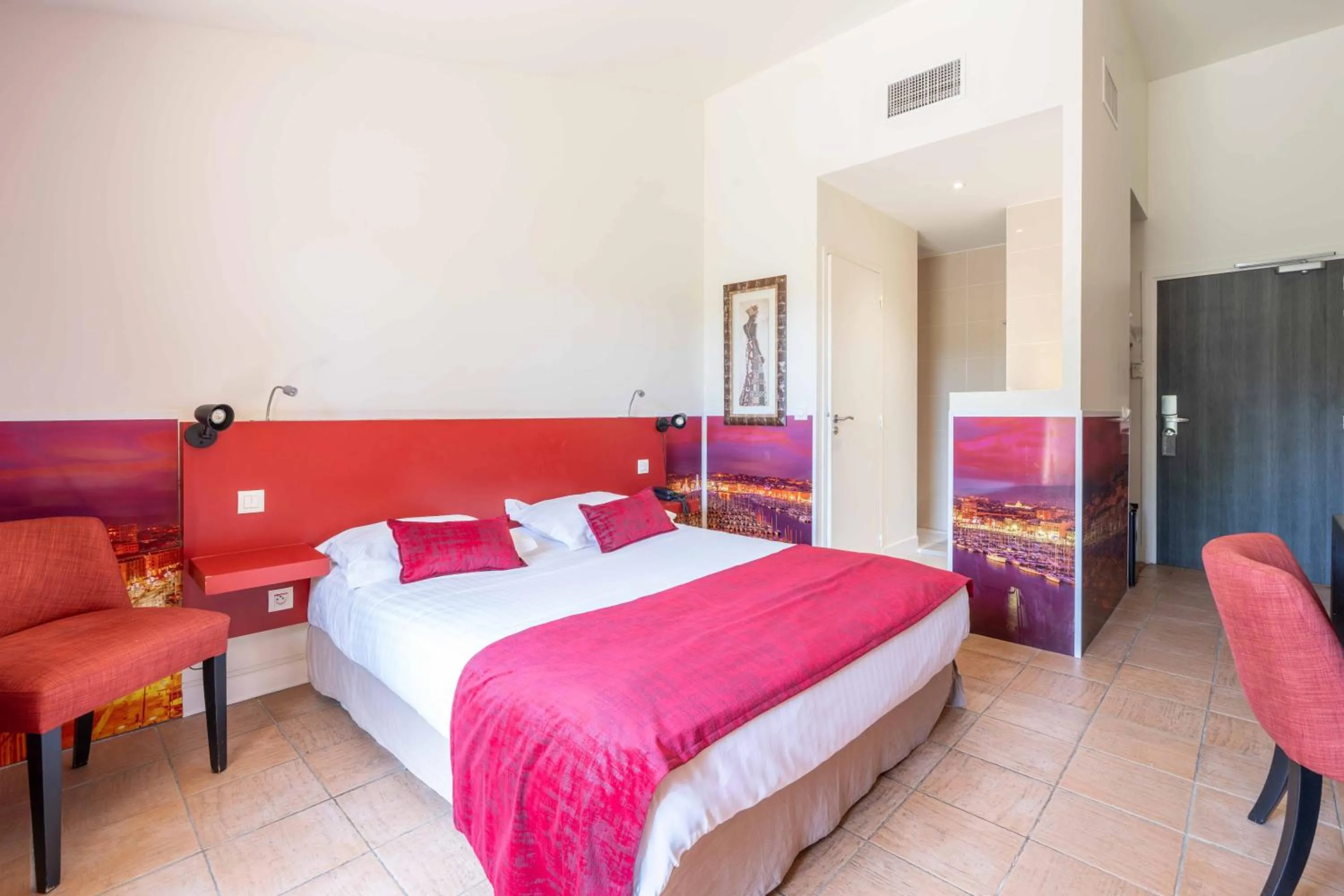 Bed in Mercure Aix-En-Provence Sainte-Victoire