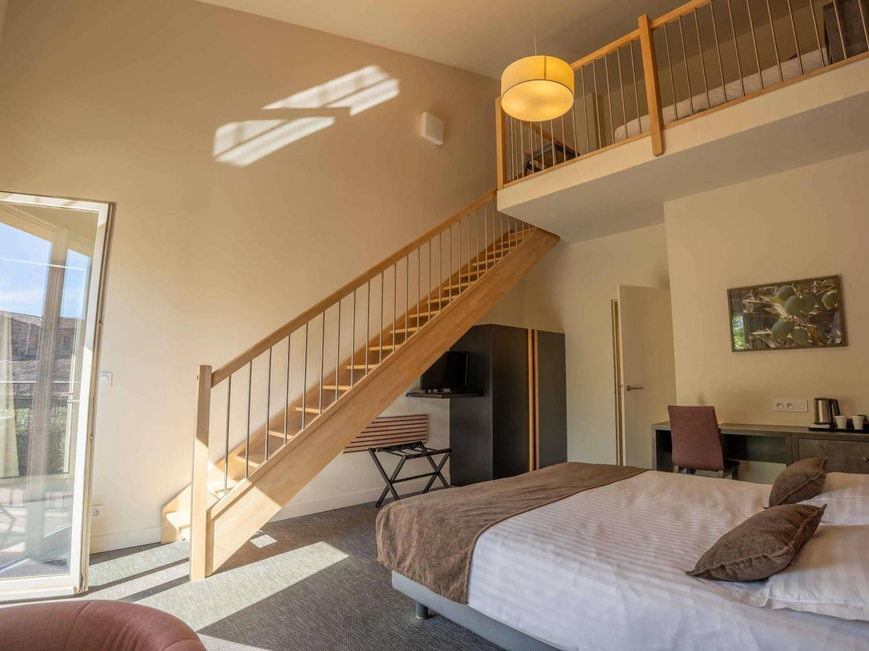 Bedroom, Bed in Mercure Aix-En-Provence Sainte-Victoire