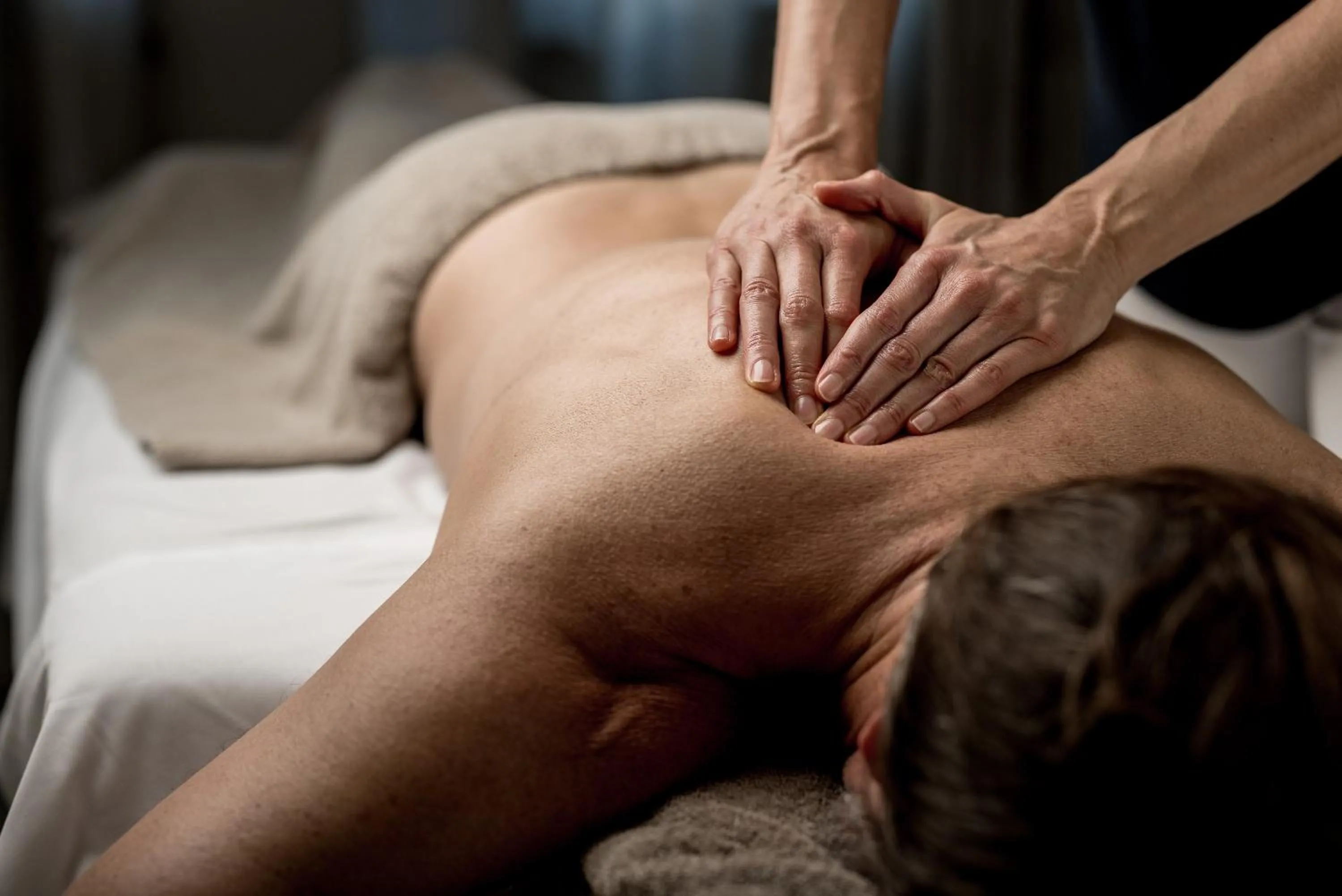 Massage in Das Central – Alpine . Luxury . Life